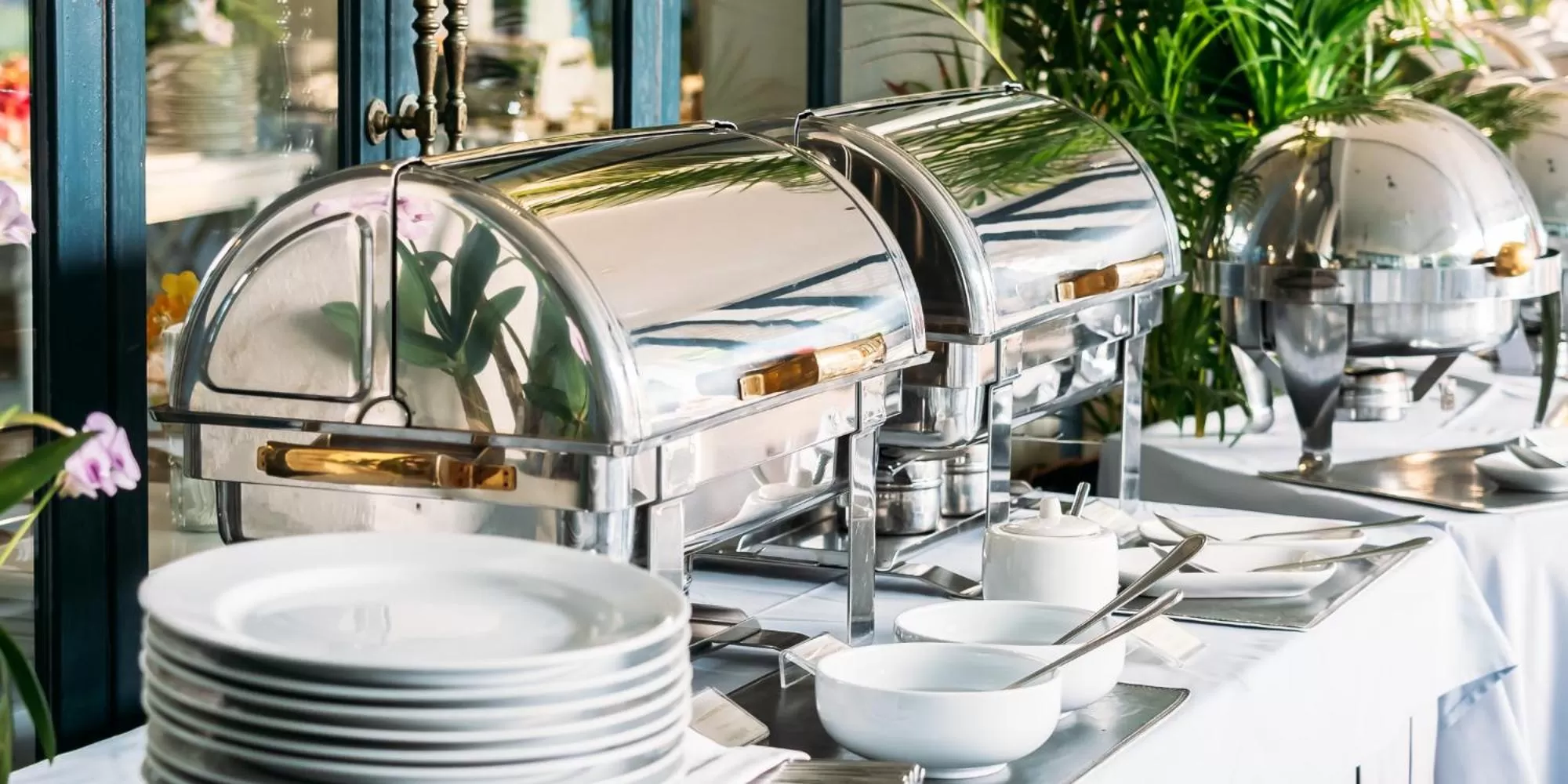 Restaurant/places to eat in Termez Palace Hotel & Spa