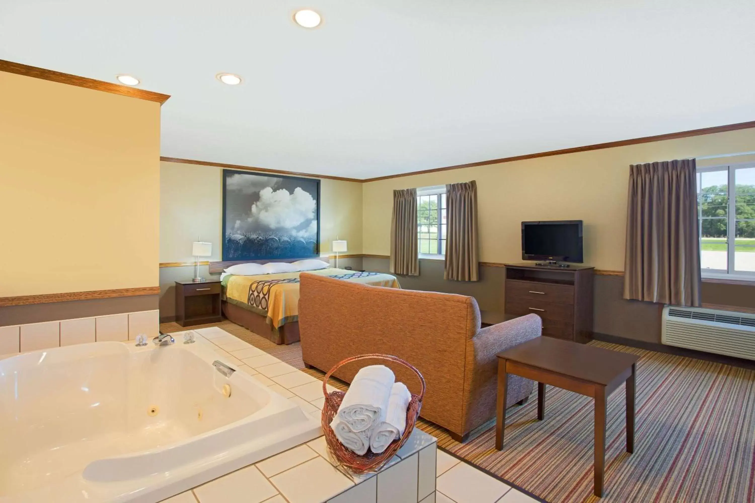 Photo of the whole room in Super 8 by Wyndham New Hampton Photo of the whole room in Super 8 by Wyndham New Hampton