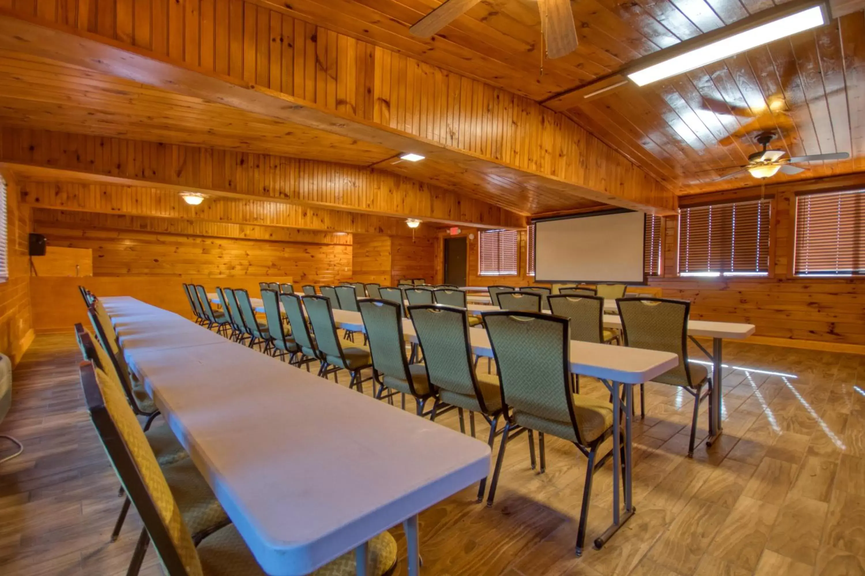 Business facilities in Tremont Lodge & Resort