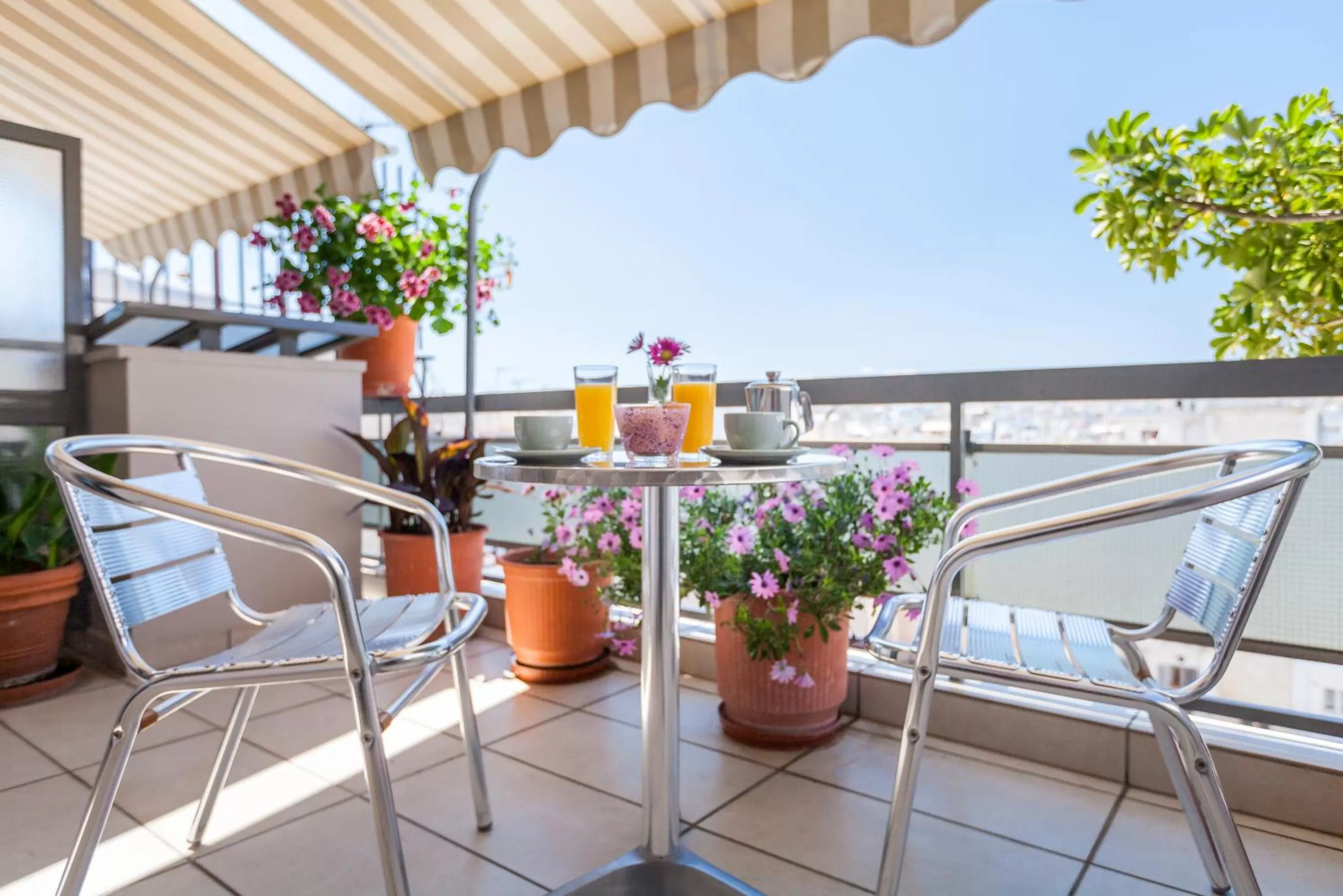 Balcony/Terrace in Lilia Hotel