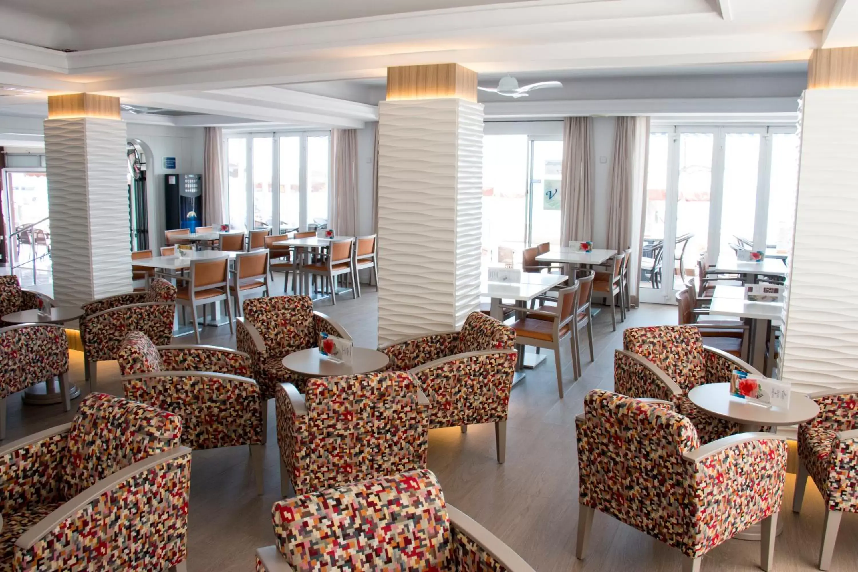Lounge or bar, Restaurant/Places to Eat in Hotel Voramar