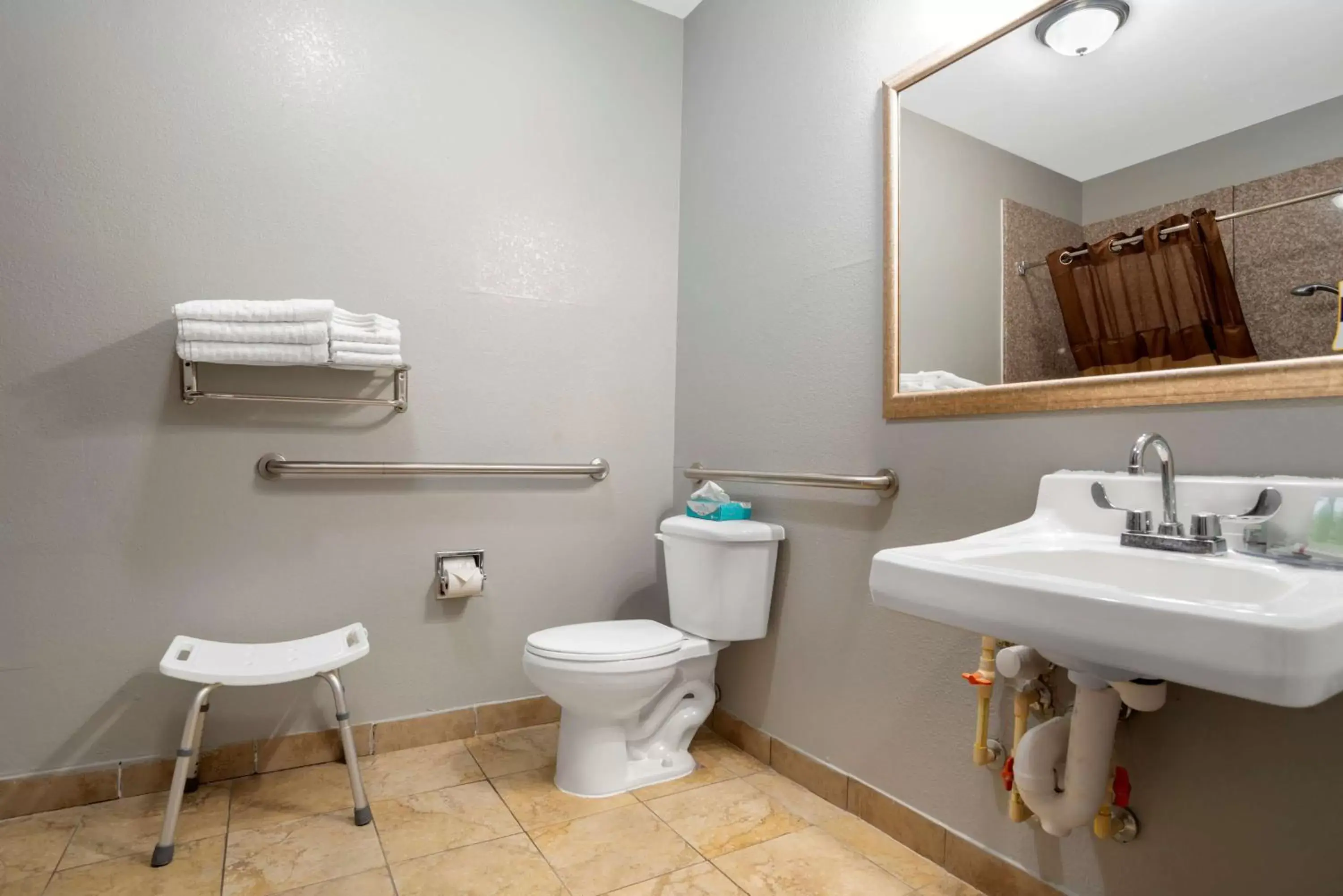 Bathroom in Best Western Wakulla Inn & Suites