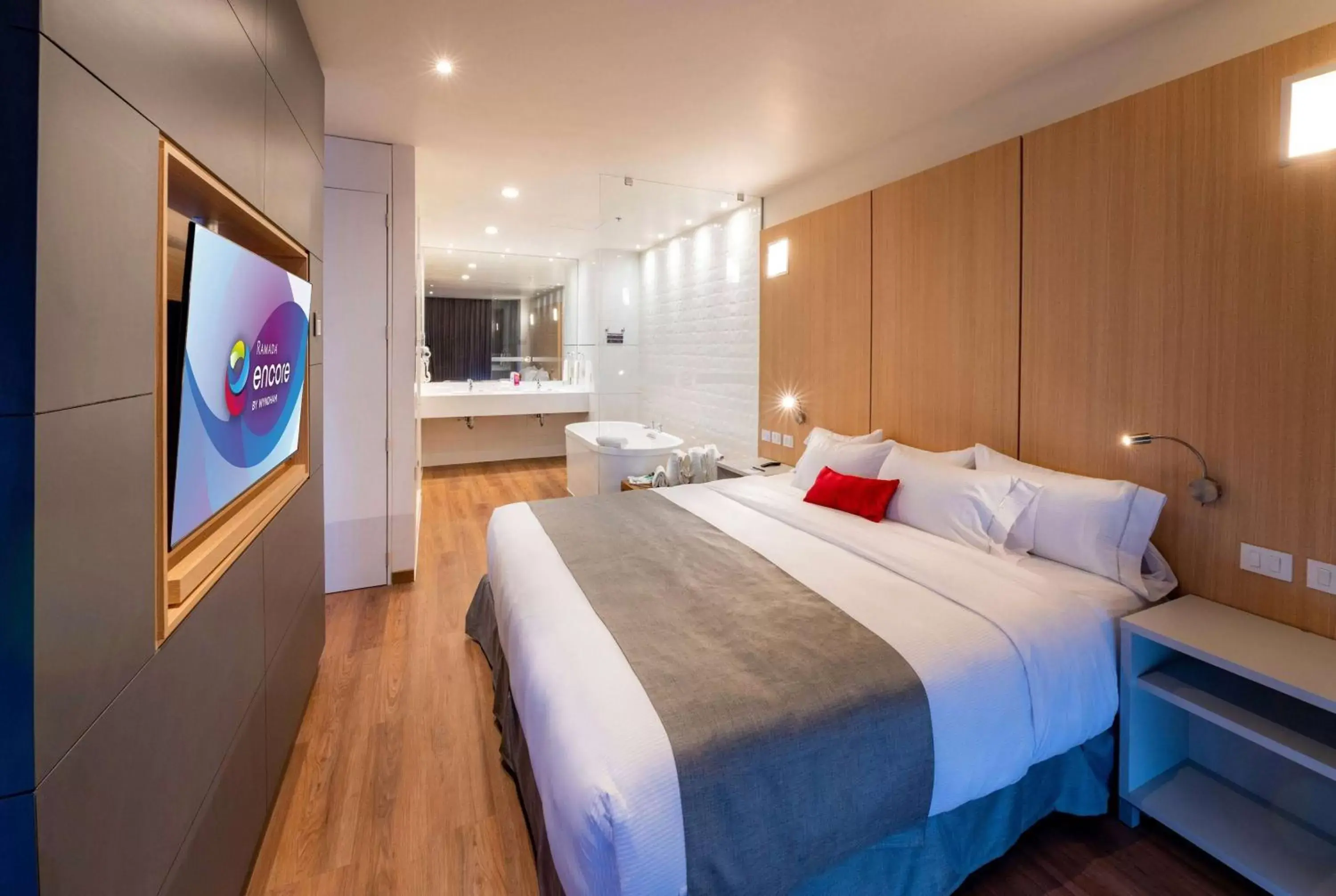 Photo of the whole room, Bed in Ramada Encore by Wyndham Guadalajara Aeropuerto