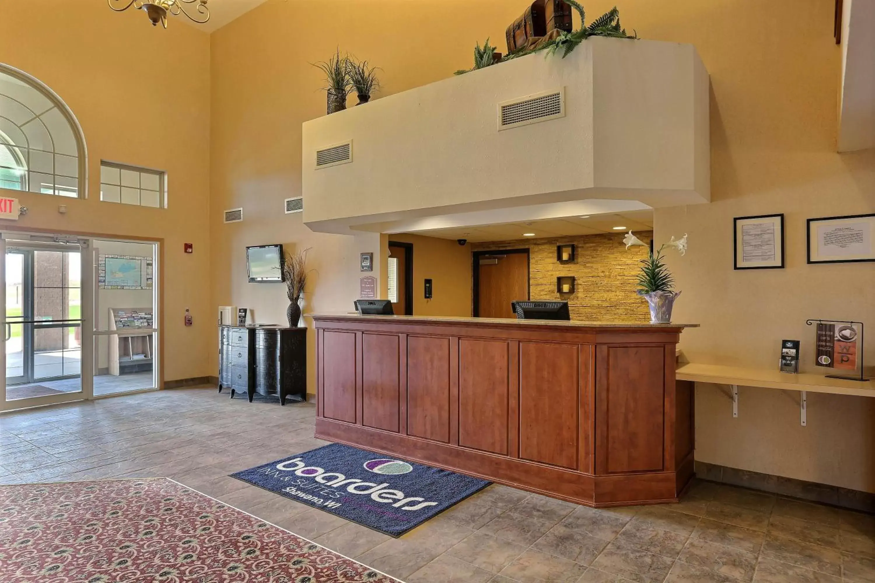 Lobby or reception, Lobby/Reception in Boarders Inn & Suites by Cobblestone Hotels - Shawano