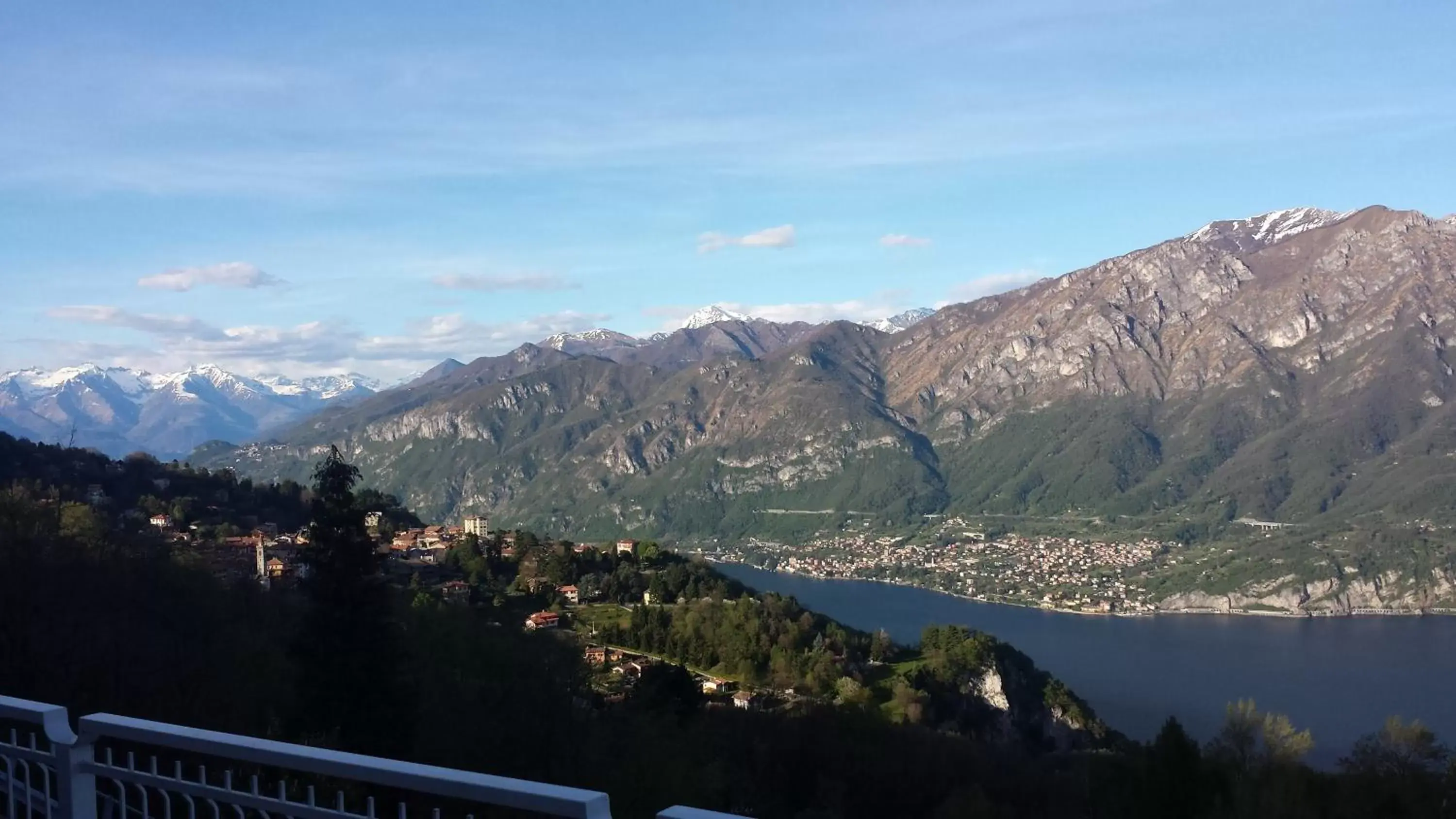 View (from property/room), Mountain View in Hotel Mirabeau