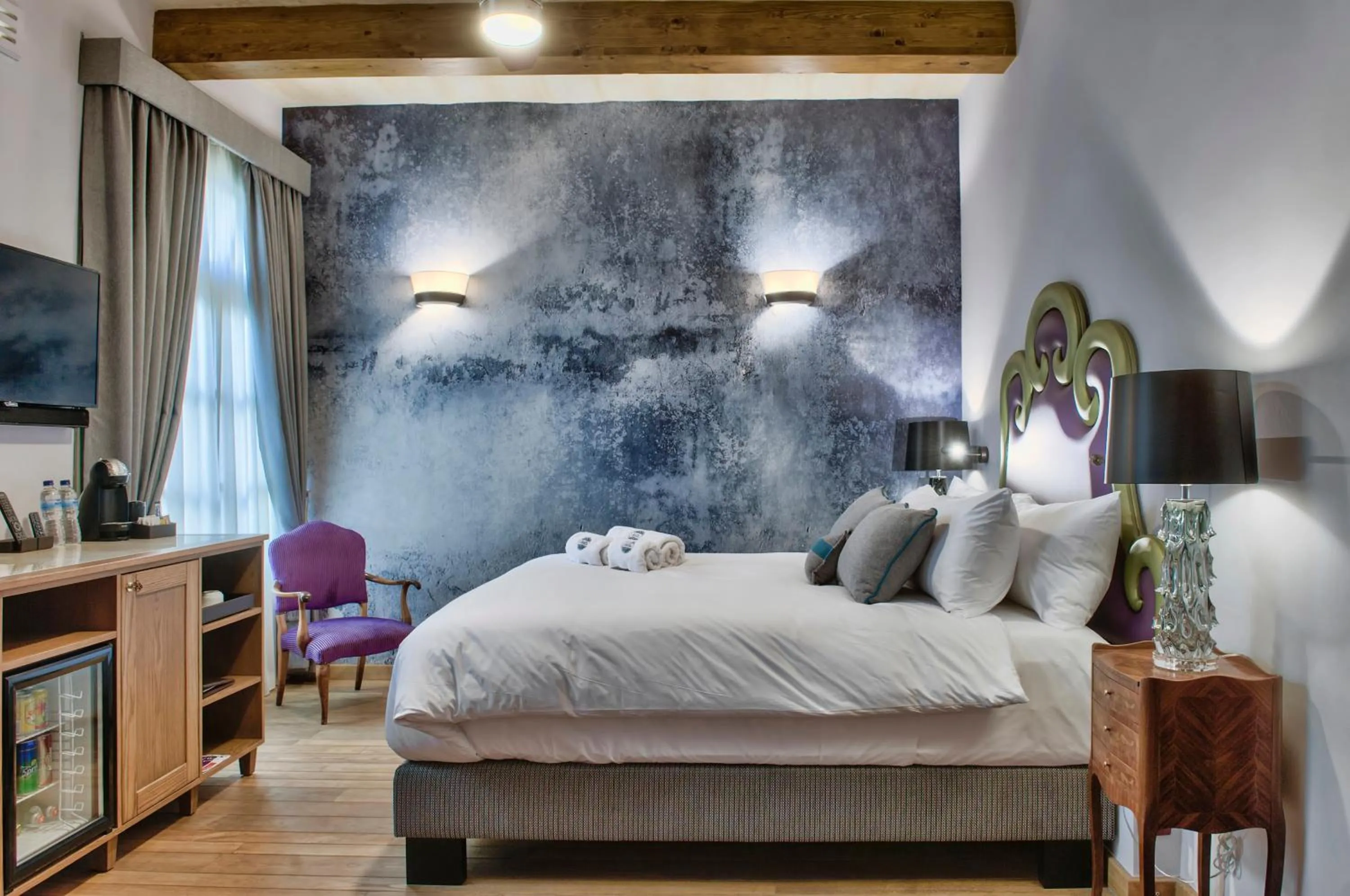 Photo of the whole room, Bed in Palazzo Consiglia - IK Collection