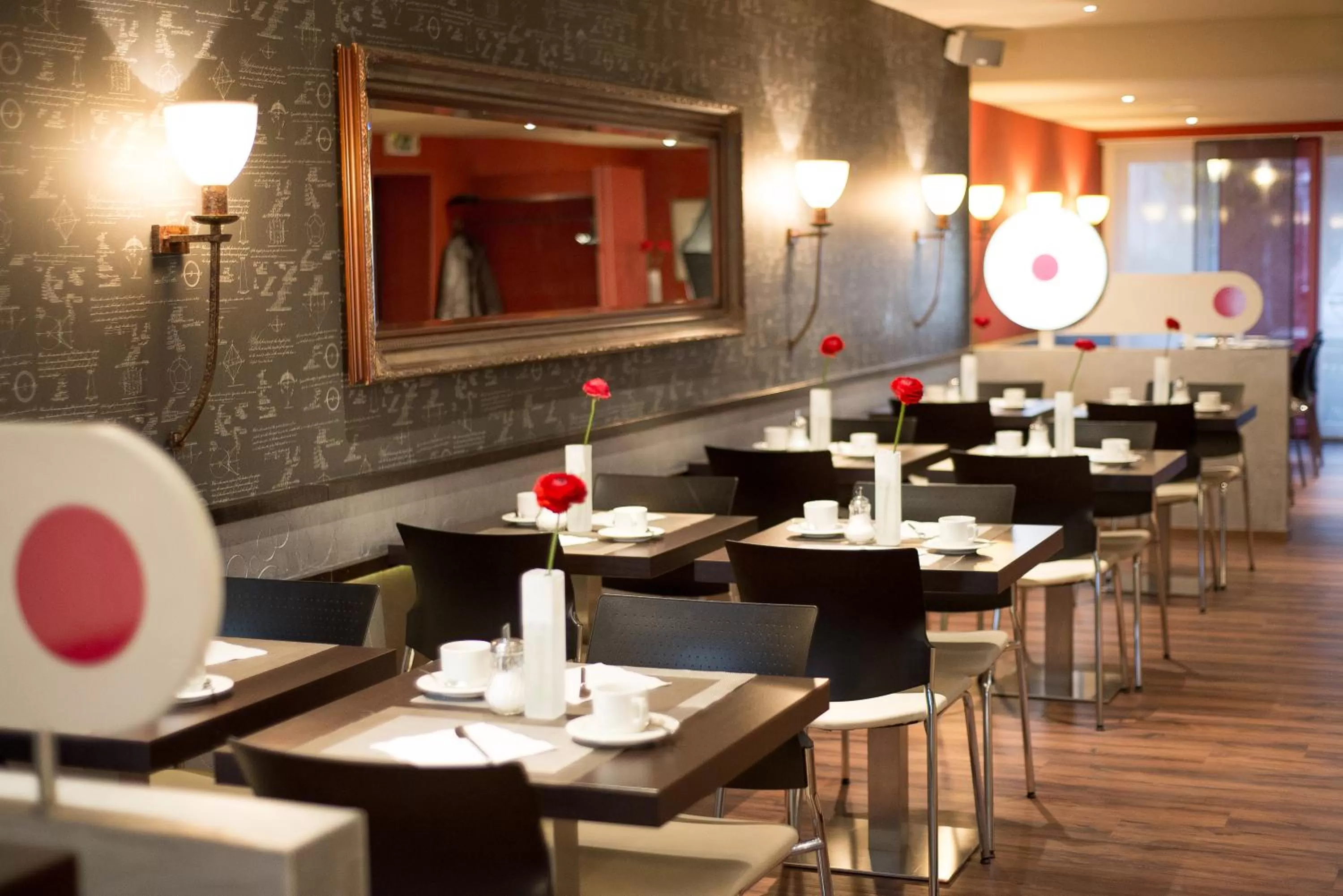 Restaurant/places to eat in Hotel Amaris