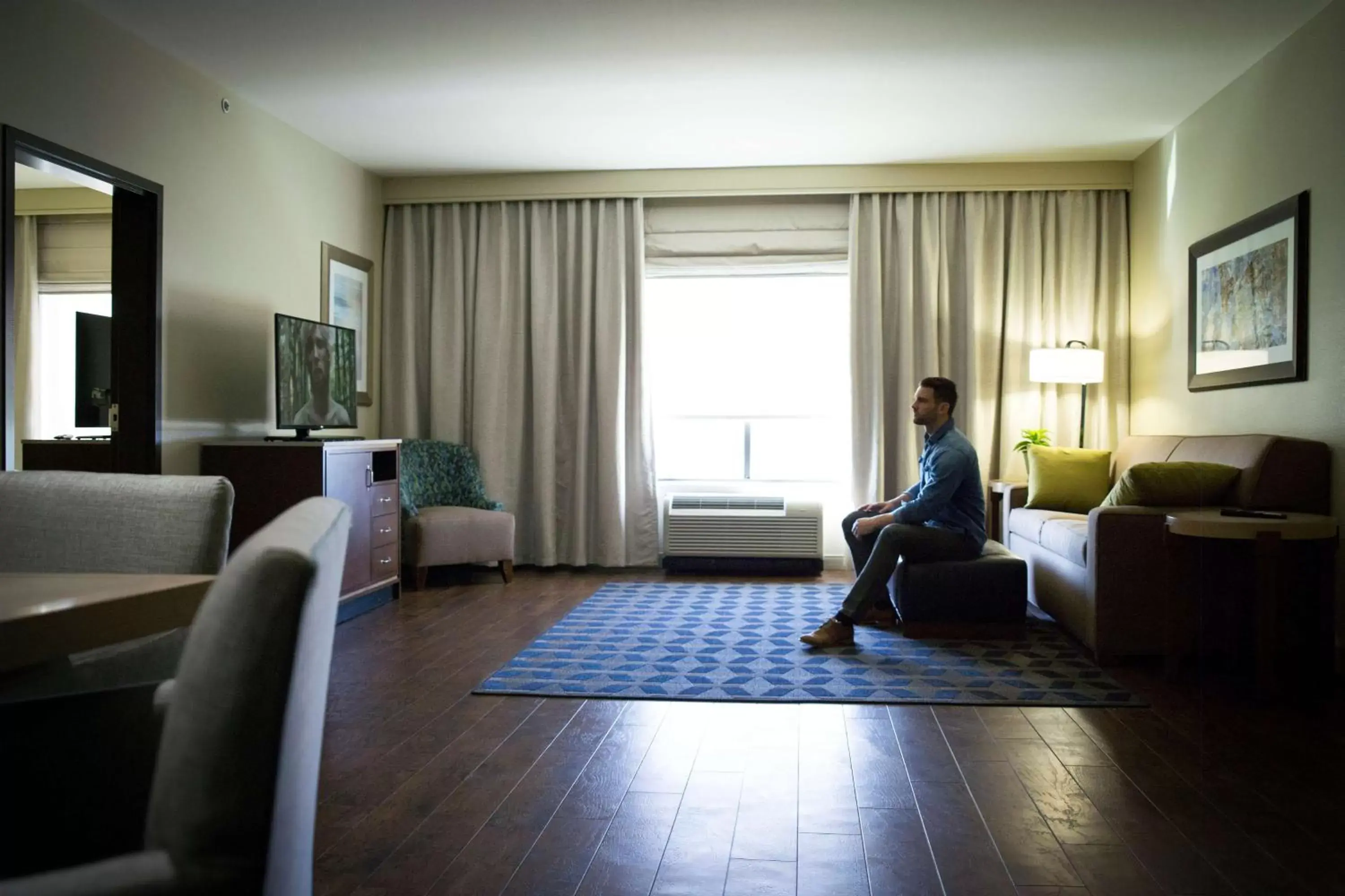 Living room in Longview Hilton Garden Inn