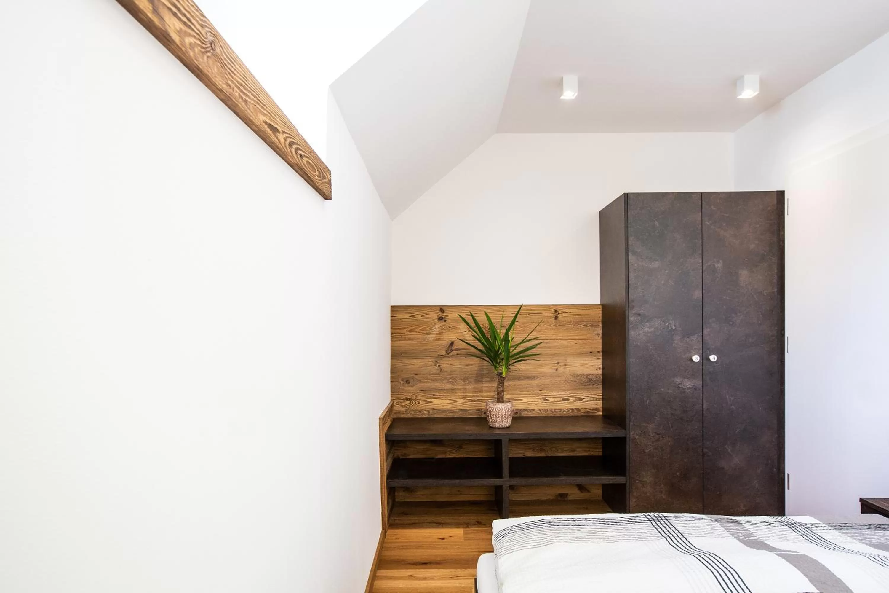 Photo of the whole room, Bed in Residence Rösch