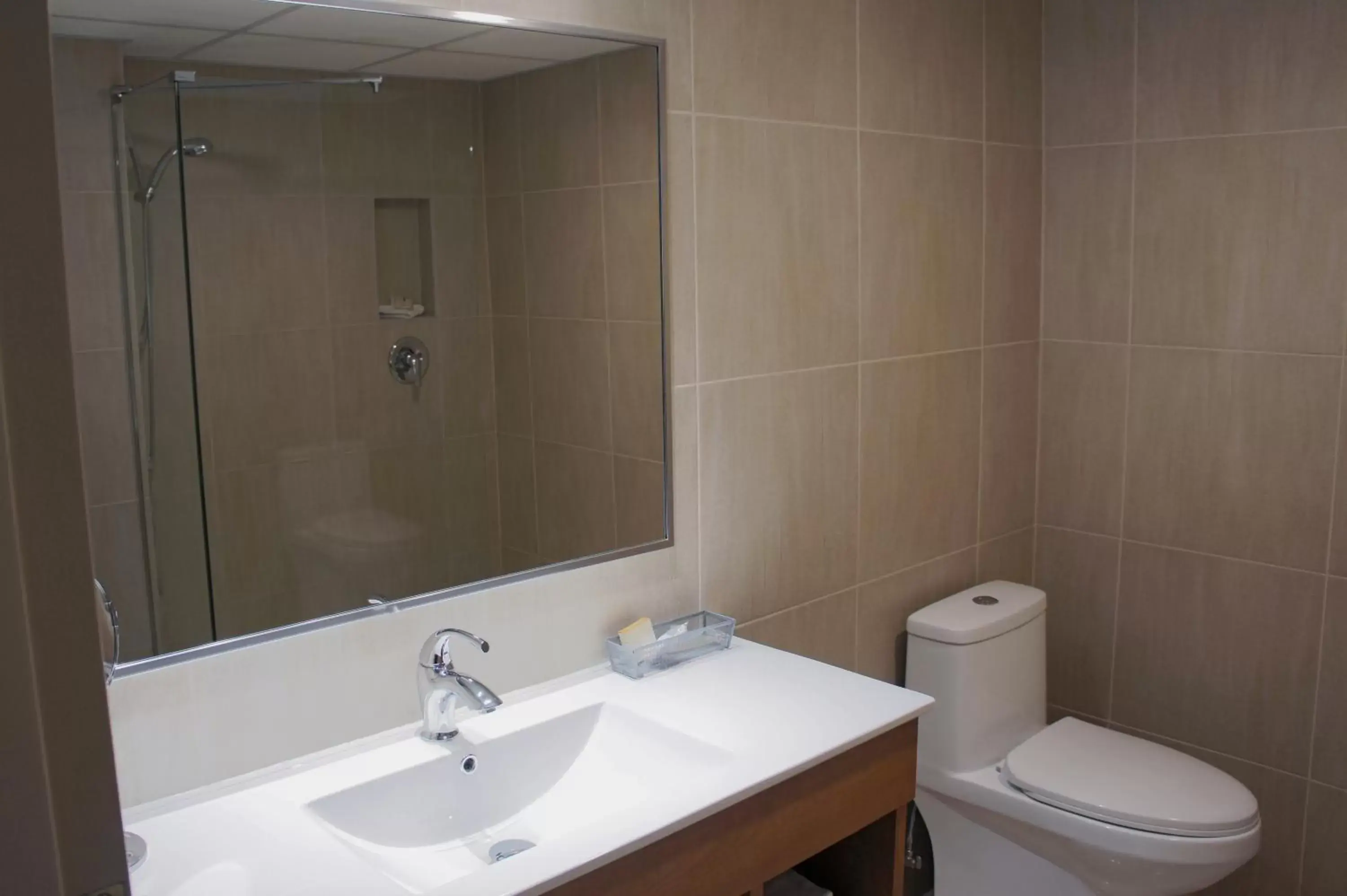 Bathroom in Hôtel Castel