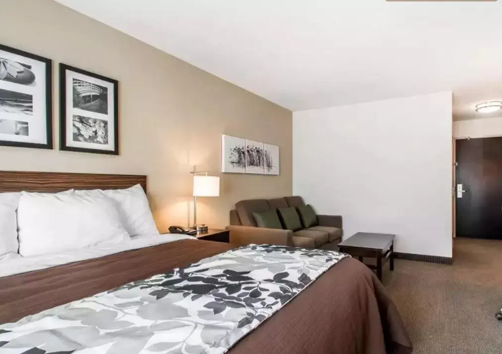 Bed in Sleep Inn & Suites Hannibal