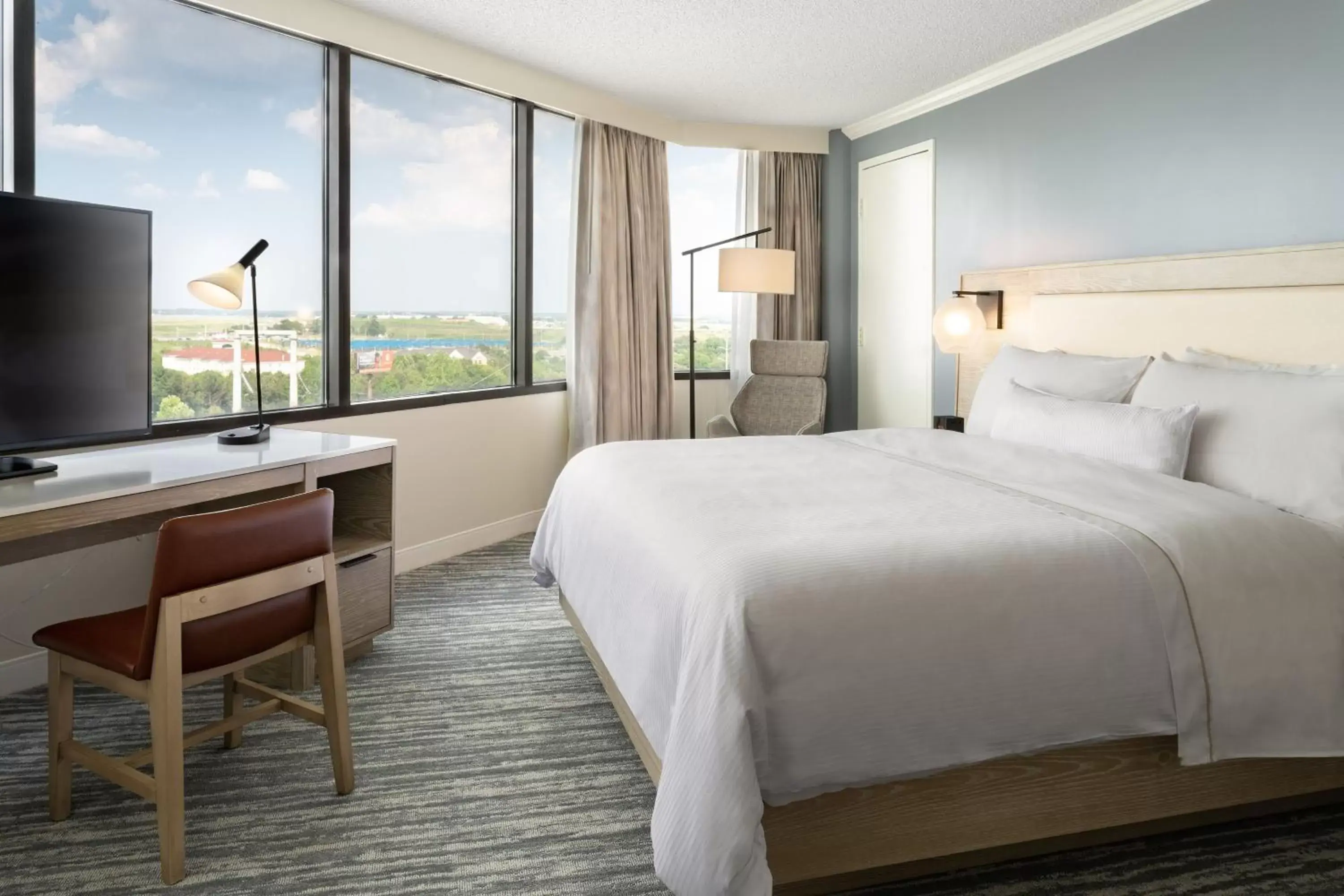 Bedroom, Bed in The Westin Atlanta Airport