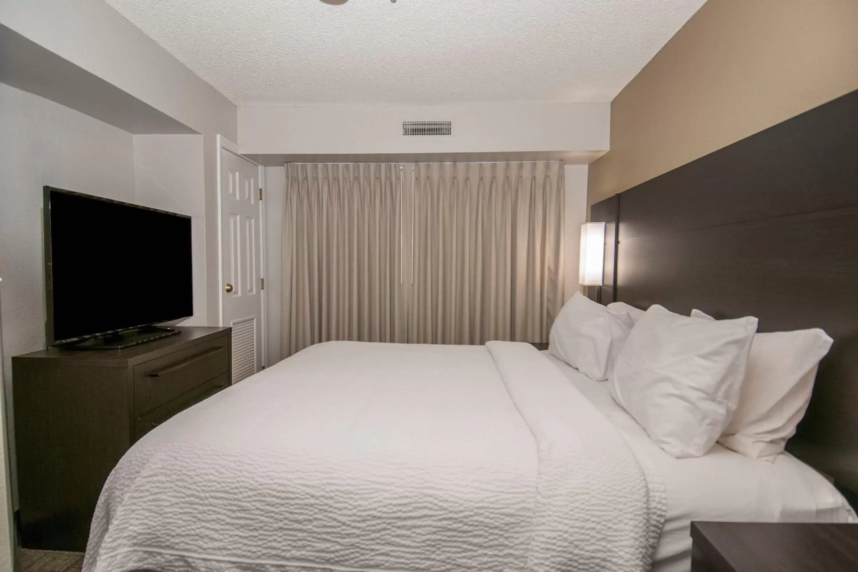 Bedroom, Bed in Residence Inn by Marriott Springdale