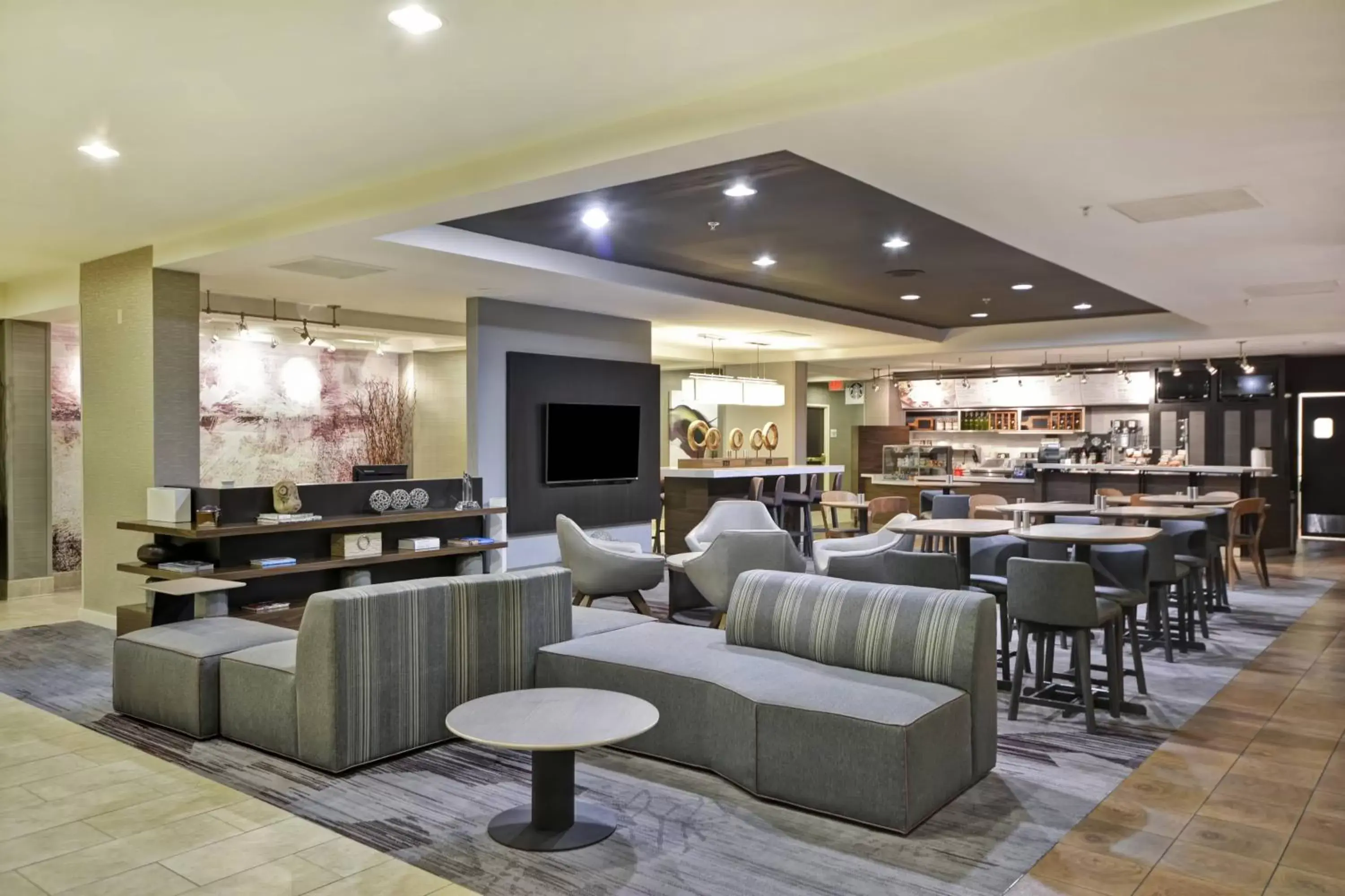 Lobby or reception, Lounge/Bar in Courtyard by Marriott Dalton