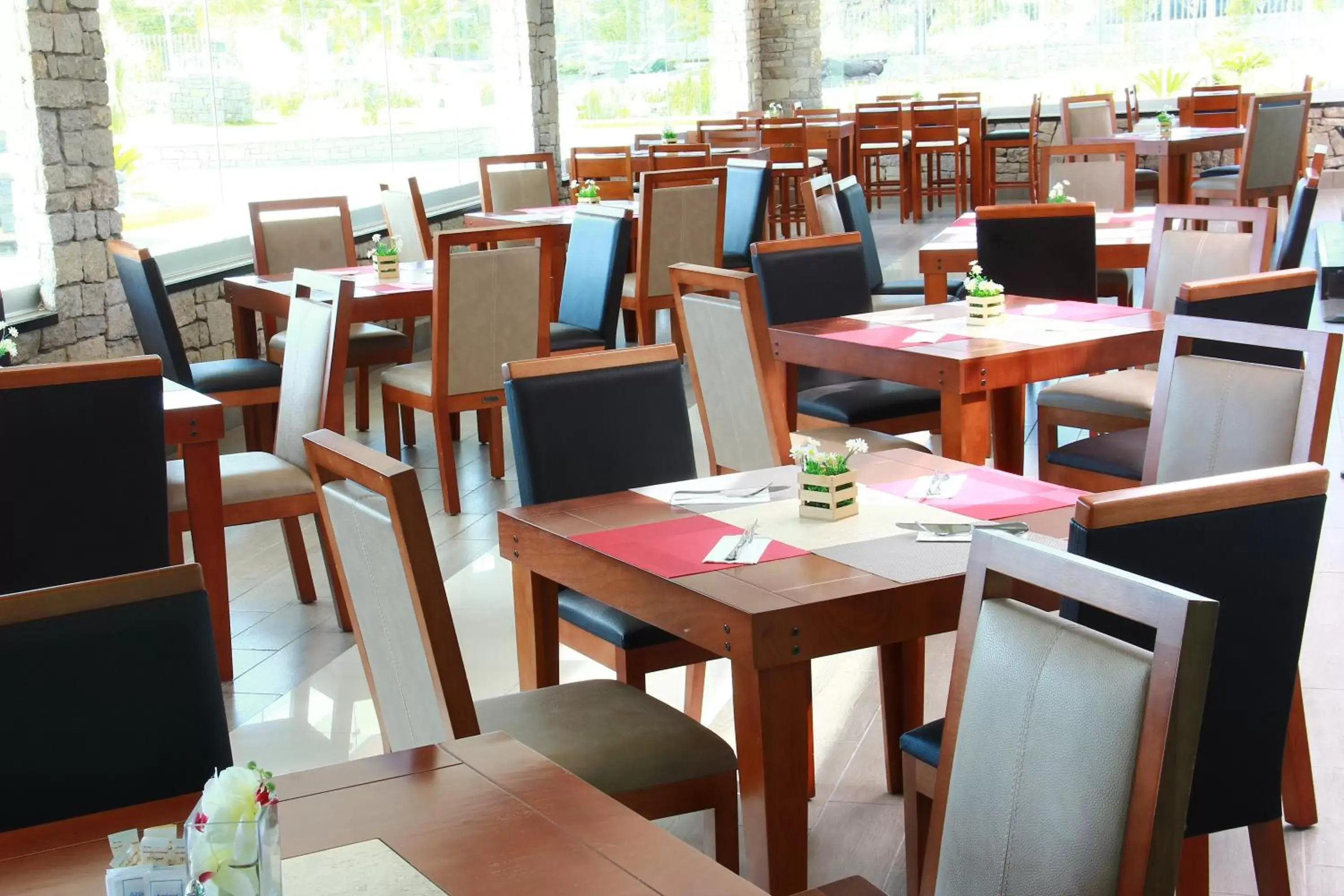 Restaurant/Places to Eat in Holiday Inn Queretaro Zona Krystal, an IHG Hotel