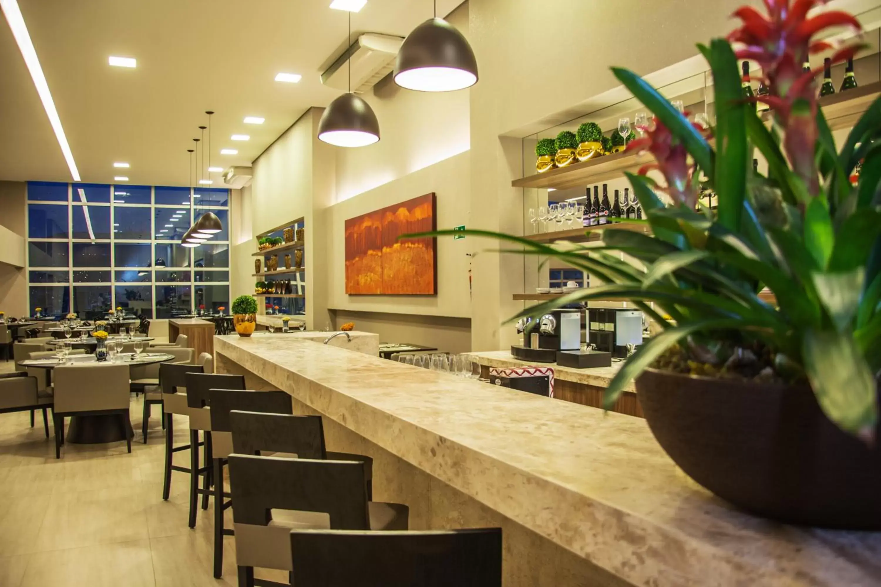 Restaurant/places to eat in BH Raja Hotel Restaurant/places to eat in BH Raja Hotel