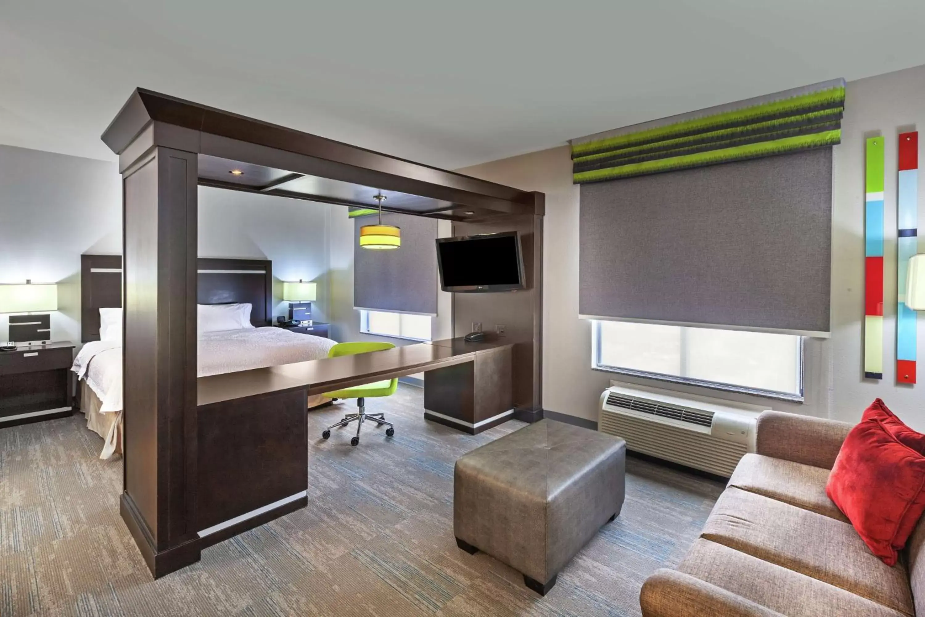 Bedroom, TV/Entertainment Center in Hampton Inn & Suites Houston/League City