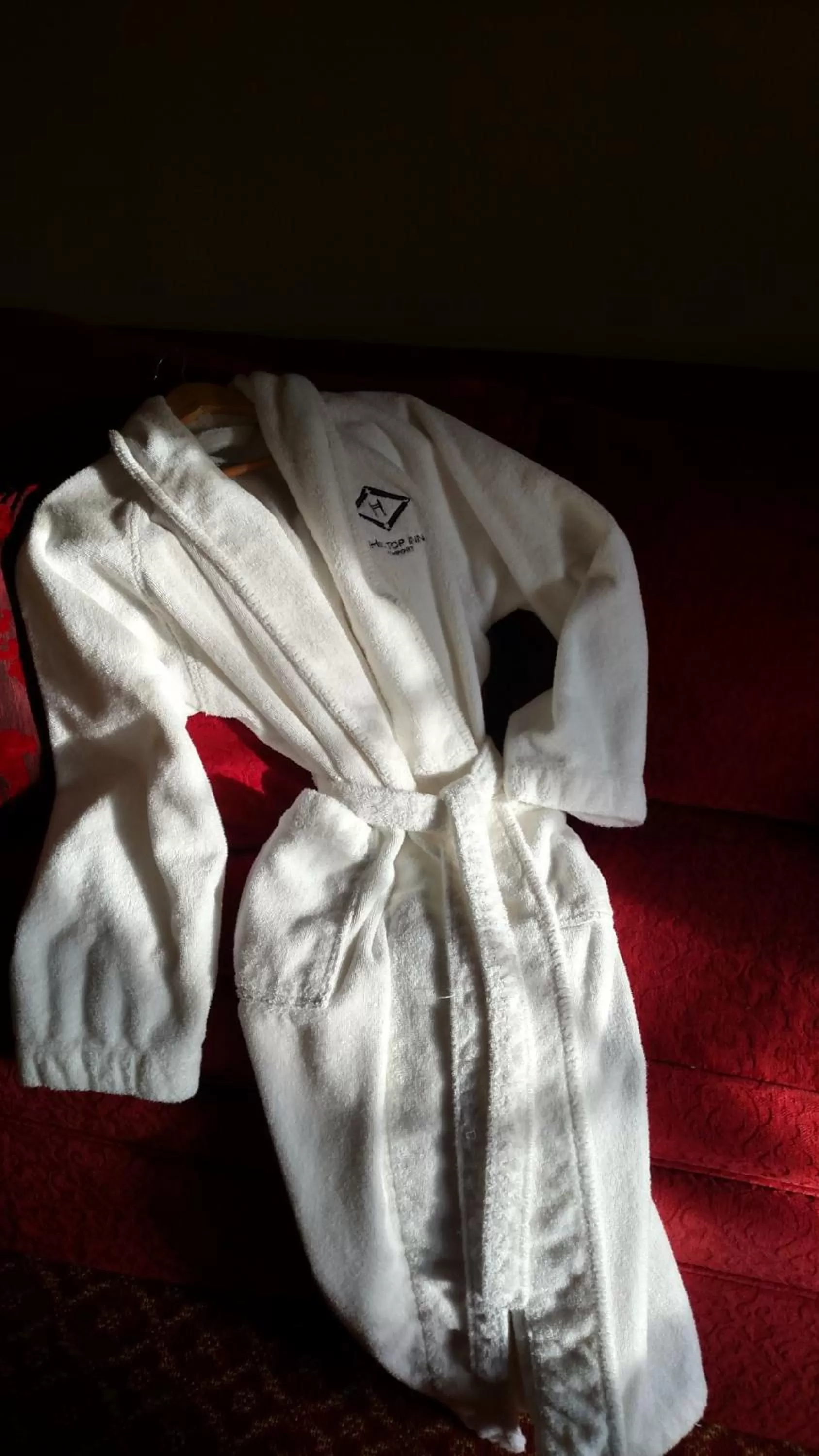 Other, Bed in Hilltop Inn