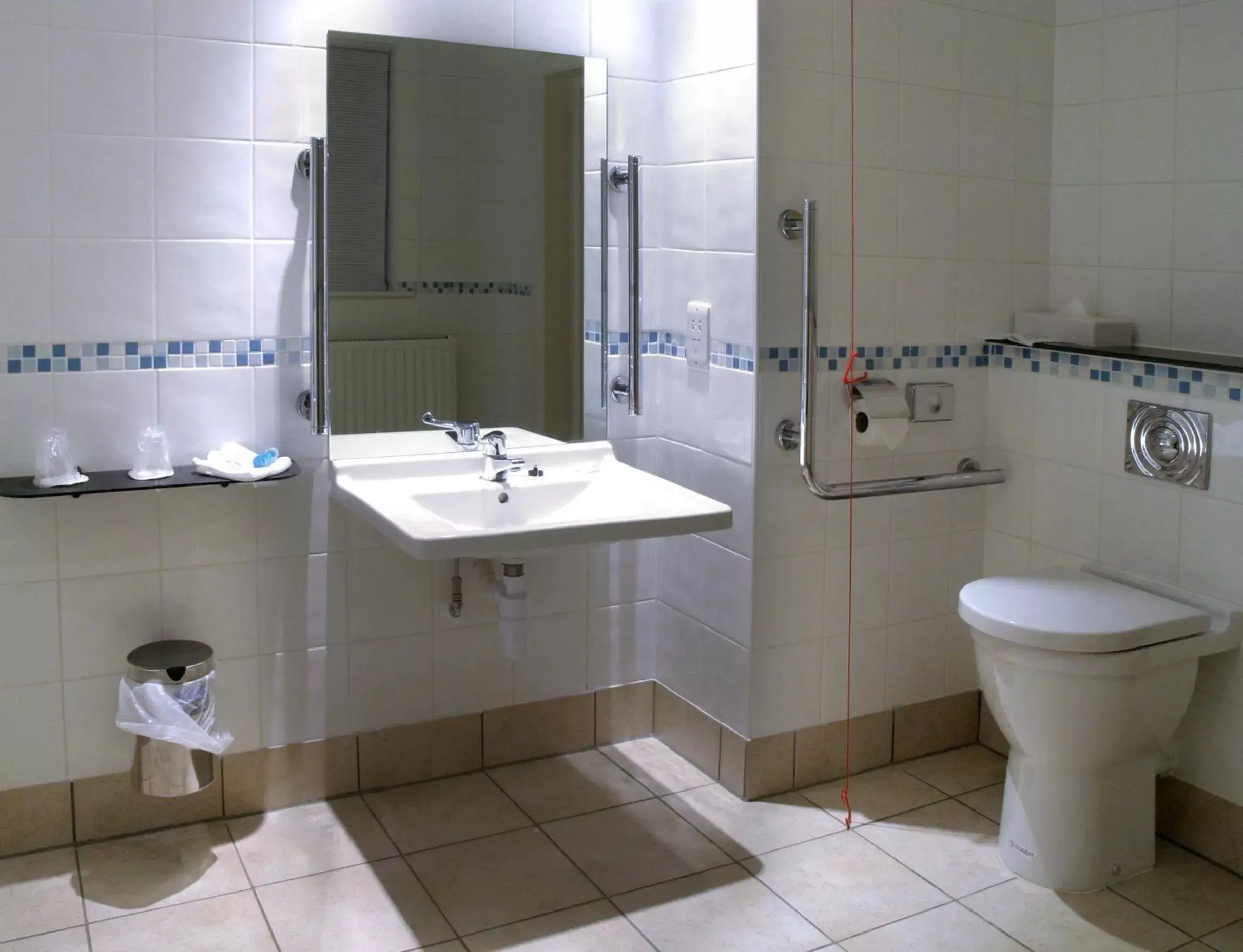 Standard Double Room - Disability Access in Holiday Inn Chester South by IHG Standard Double Room - Disability Access in Holiday Inn Chester South by IHG