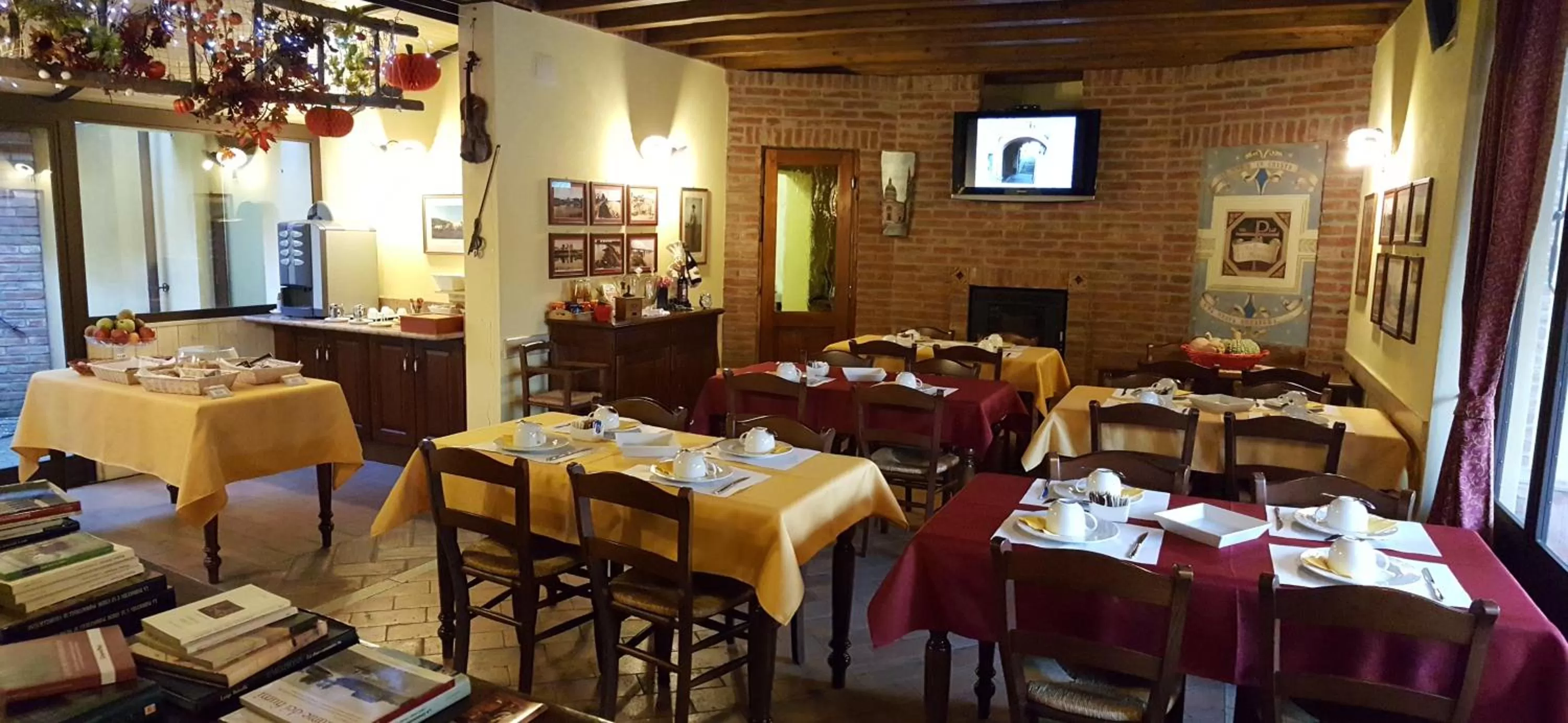 Breakfast in Luna Residence Hotel