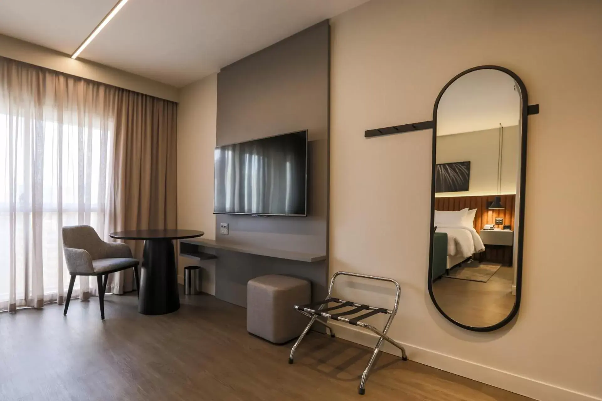 TV and multimedia, TV/Entertainment Center in Double Tree by Hilton São Paulo Itaim