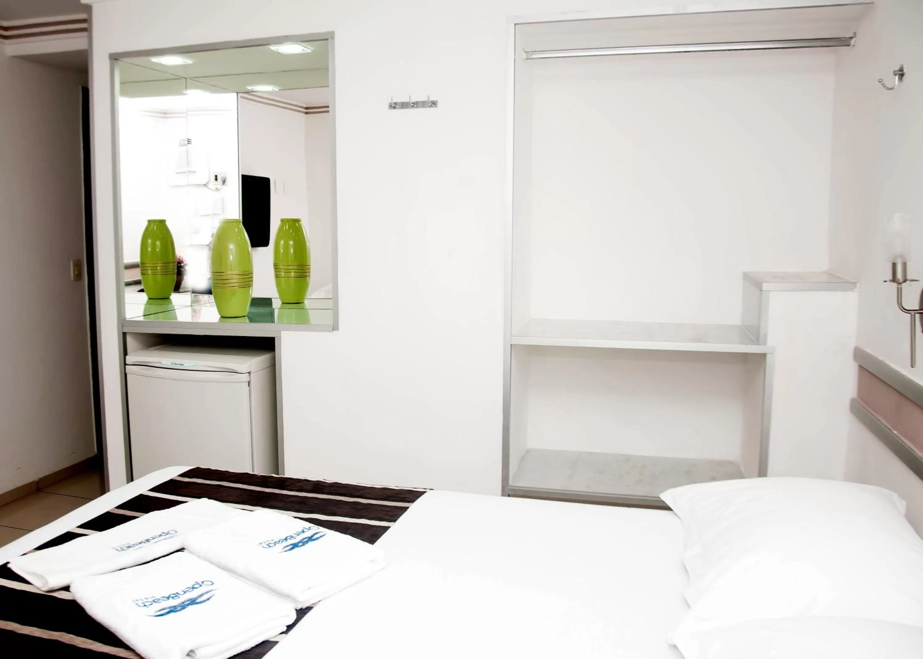 Bed, Bunk Bed in Tirol Praia Hotel