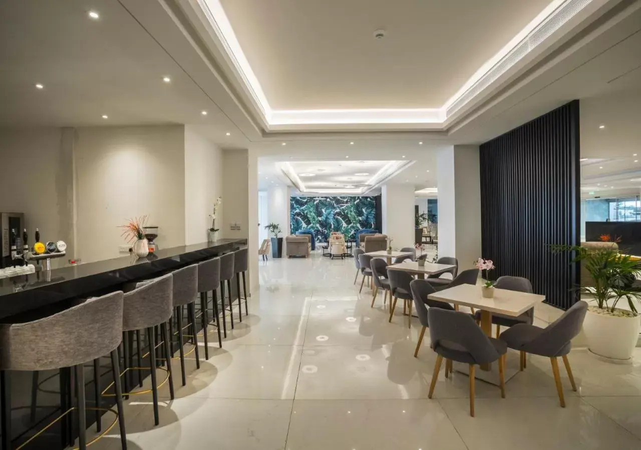 Lobby or reception, Restaurant/Places to Eat in Tsokkos Protaras Beach Hotel