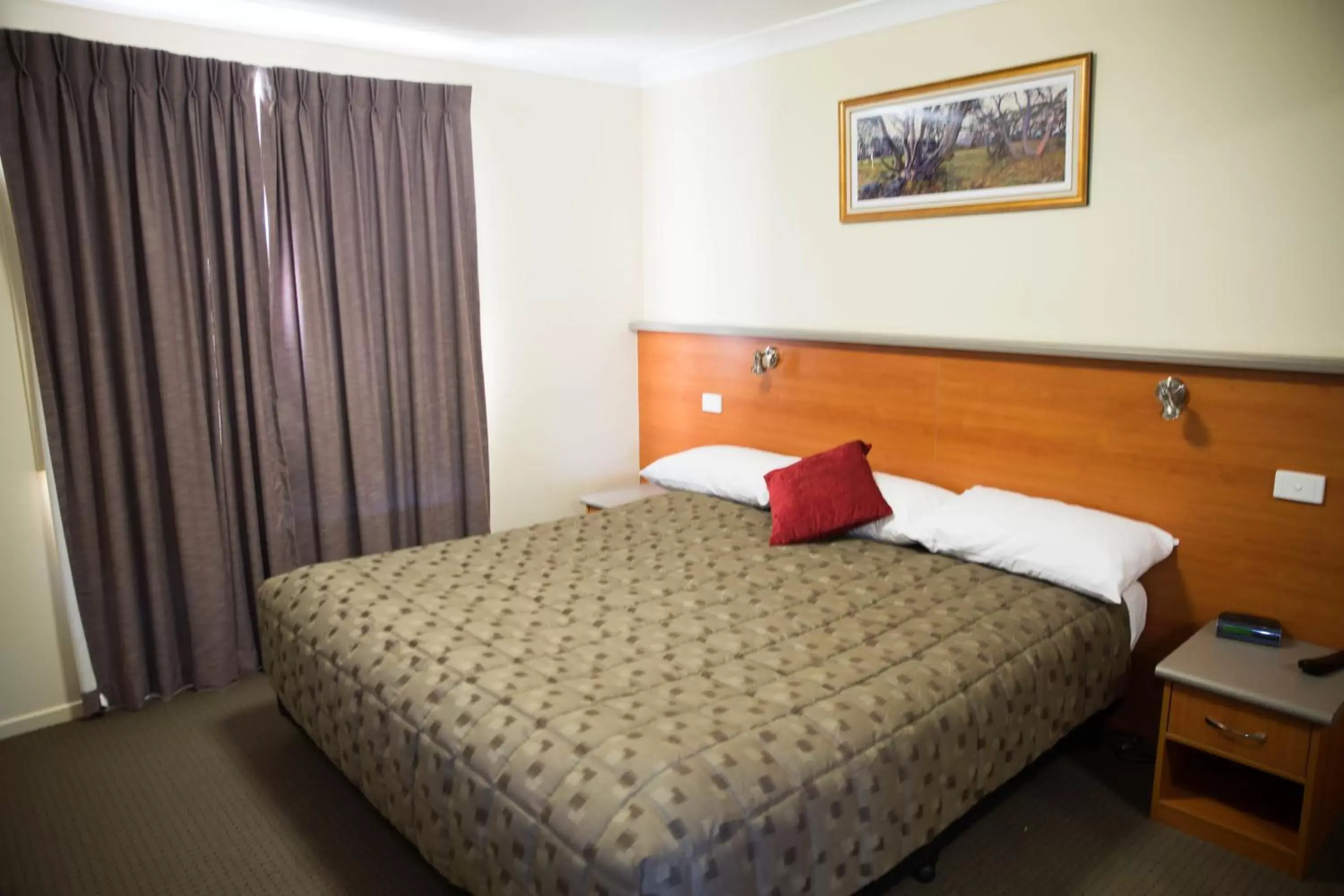 Bedroom, Room Photo in Scone Motor Inn & Apartments