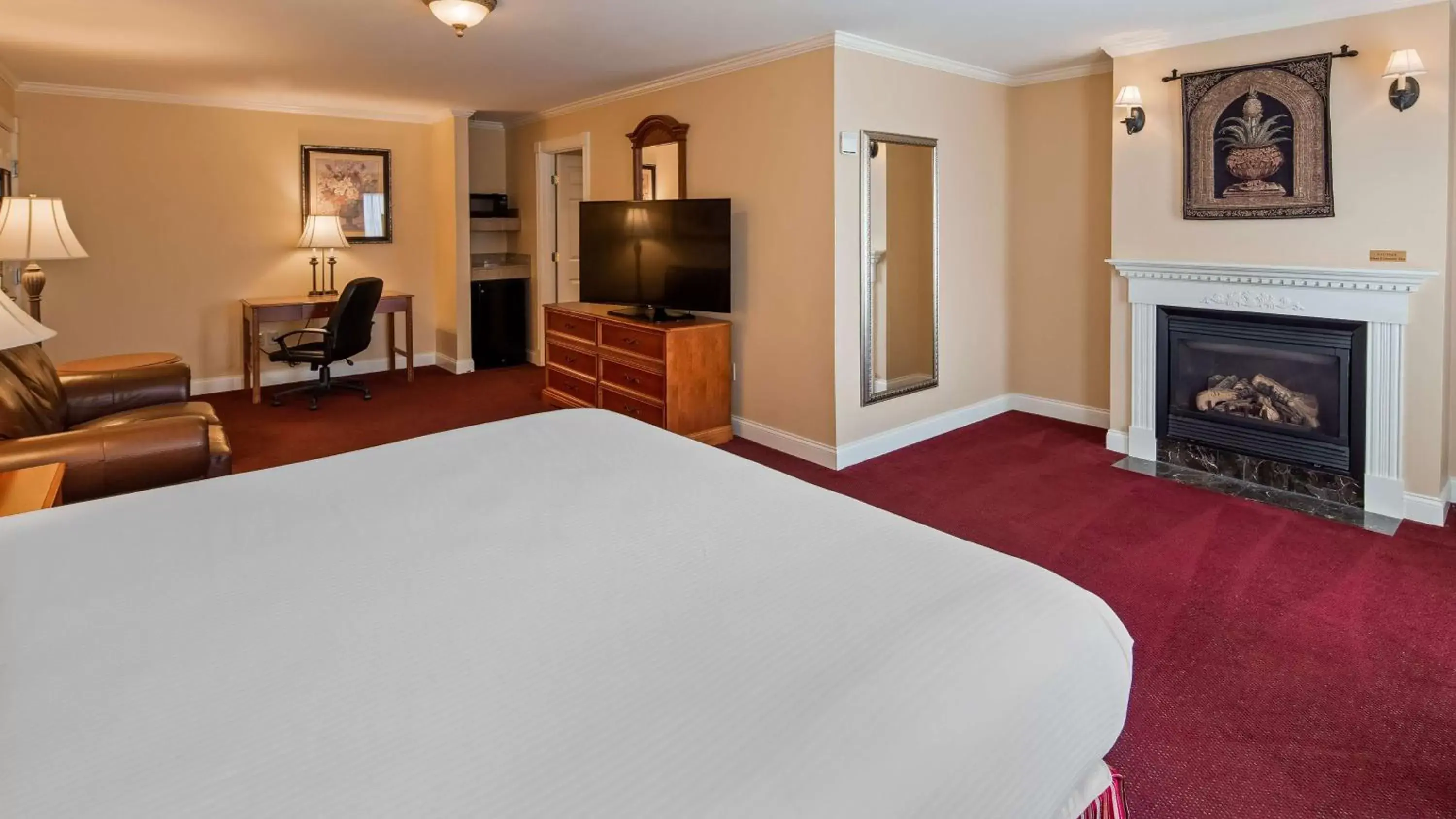 Photo of the whole room, Bed in Best Western White House Inn
