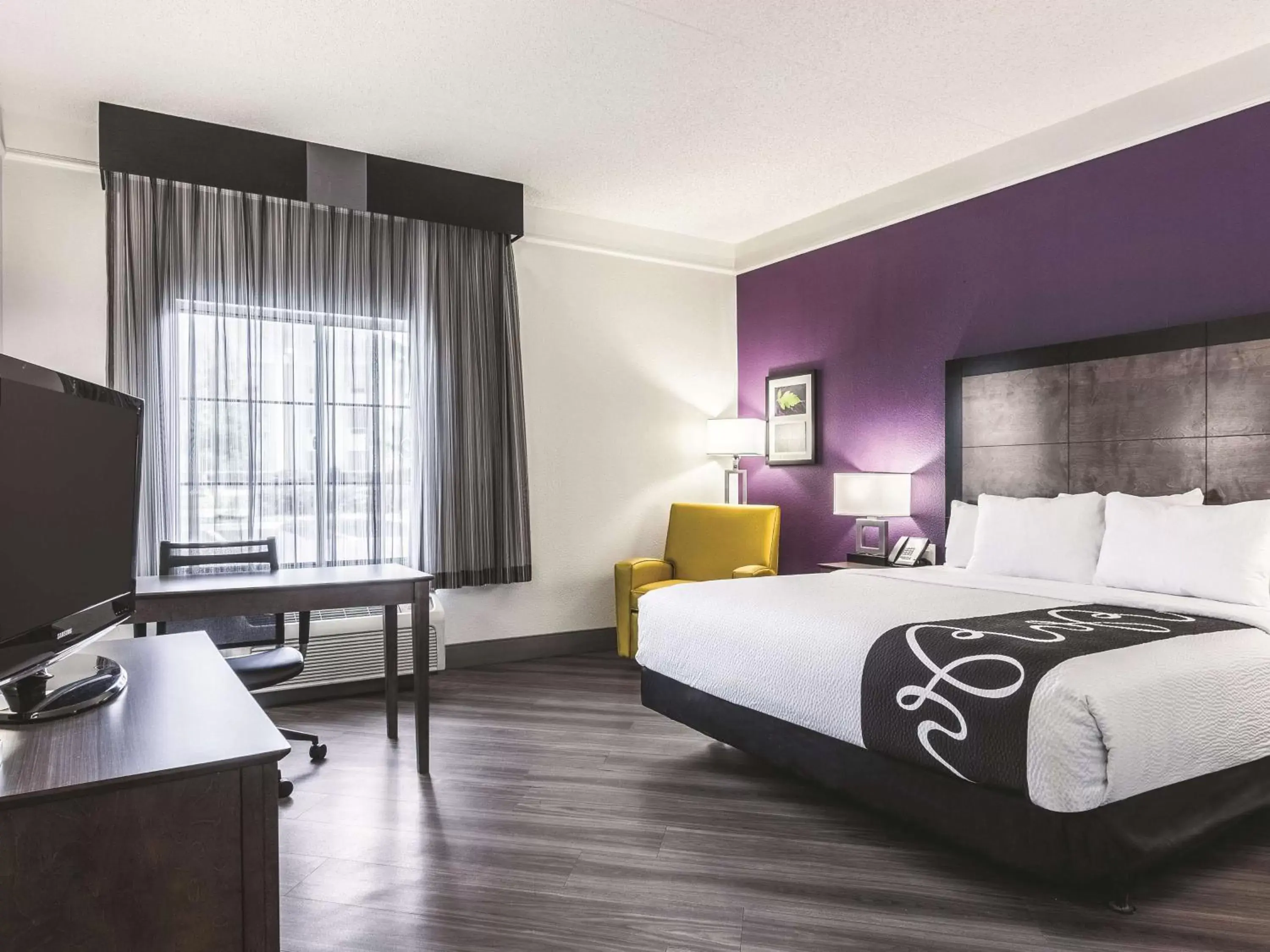 King Room - Disability Access in La Quinta by Wyndham Shreveport Airport King Room - Disability Access in La Quinta by Wyndham Shreveport Airport