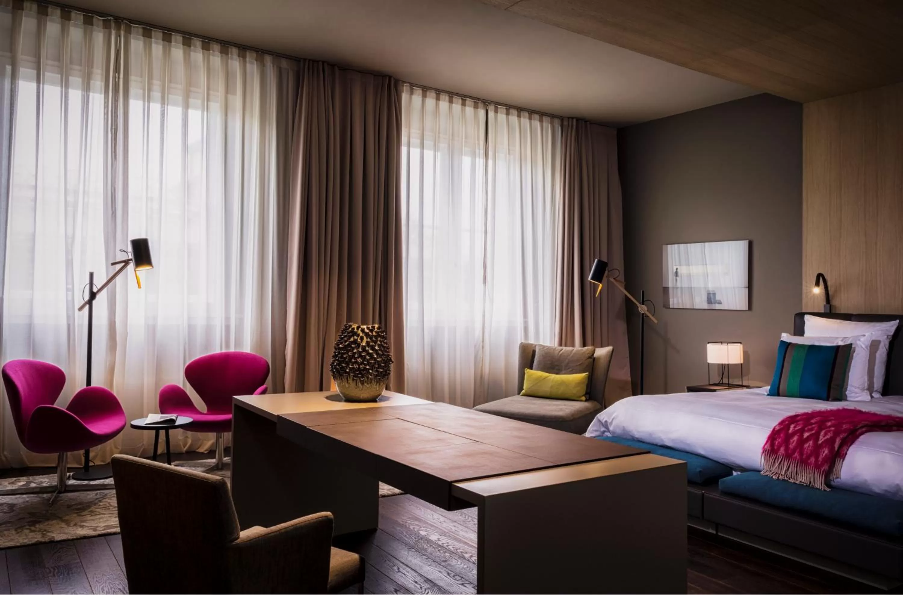 Living room, Bed in SO/ Berlin Das Stue