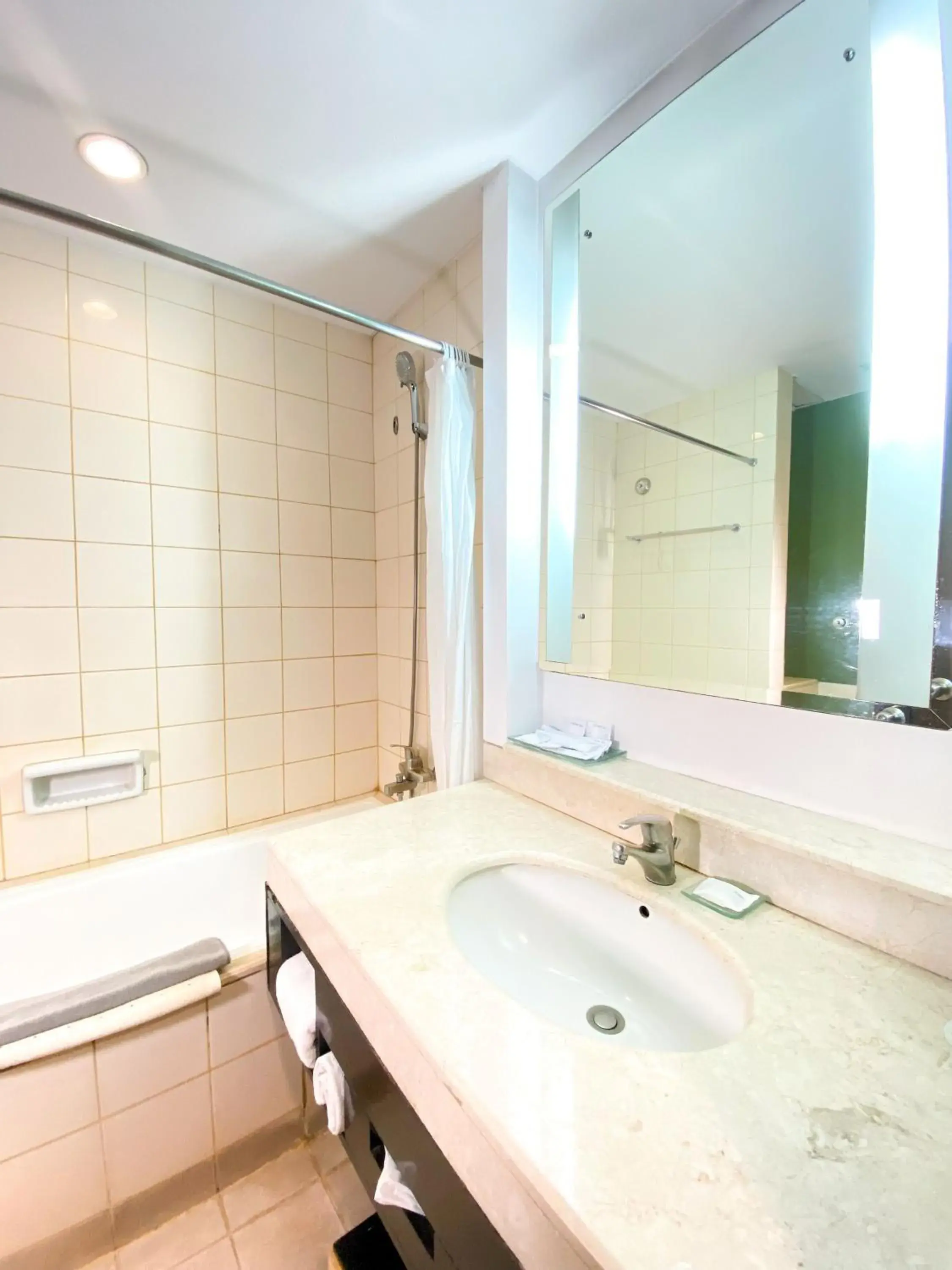 Bathroom in Hotel Santika Premiere Malang