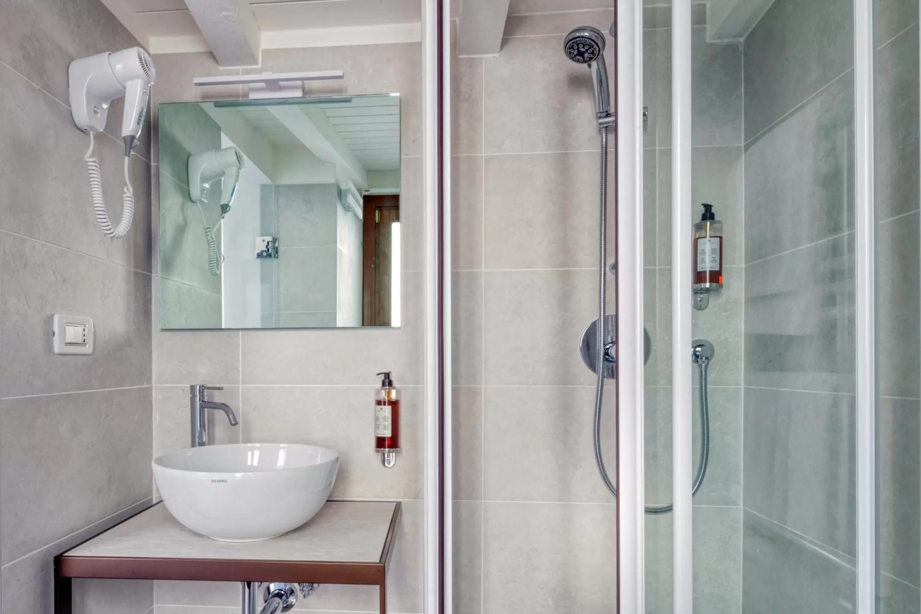 Shower, Bathroom in Hotel Nuovo Teson