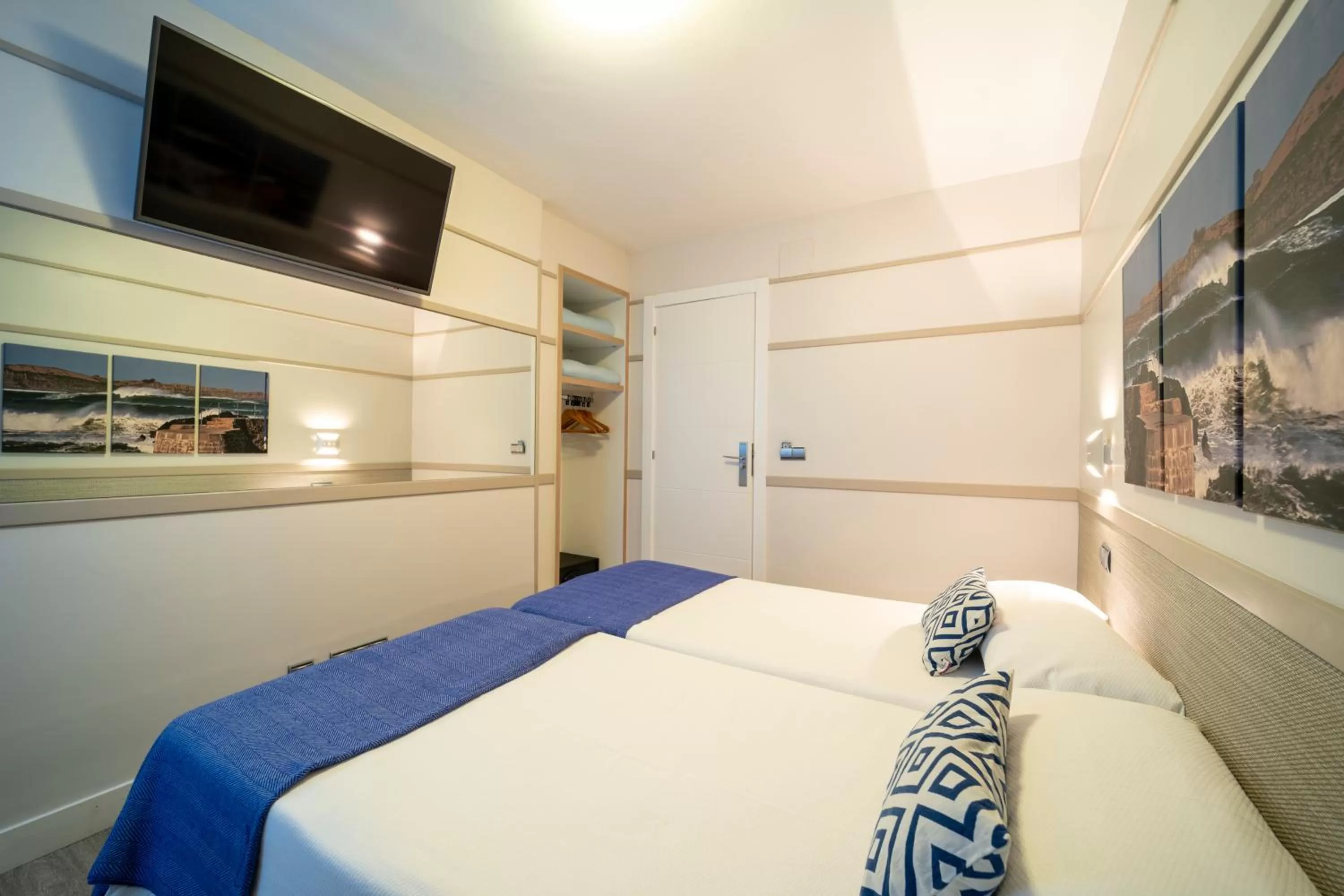 Photo of the whole room, Bed in Hotel&Spa El Puerto