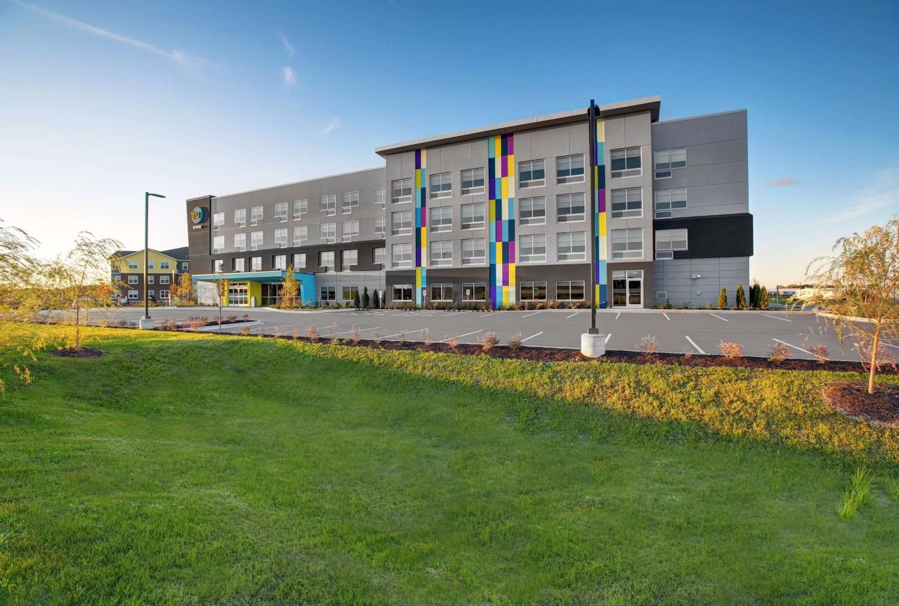 Property building in Tru By Hilton Stoughton