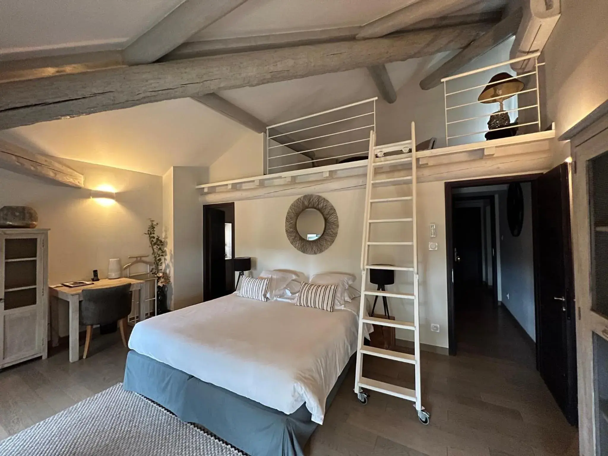 Bedroom, Bed in Villa Montesquieu
