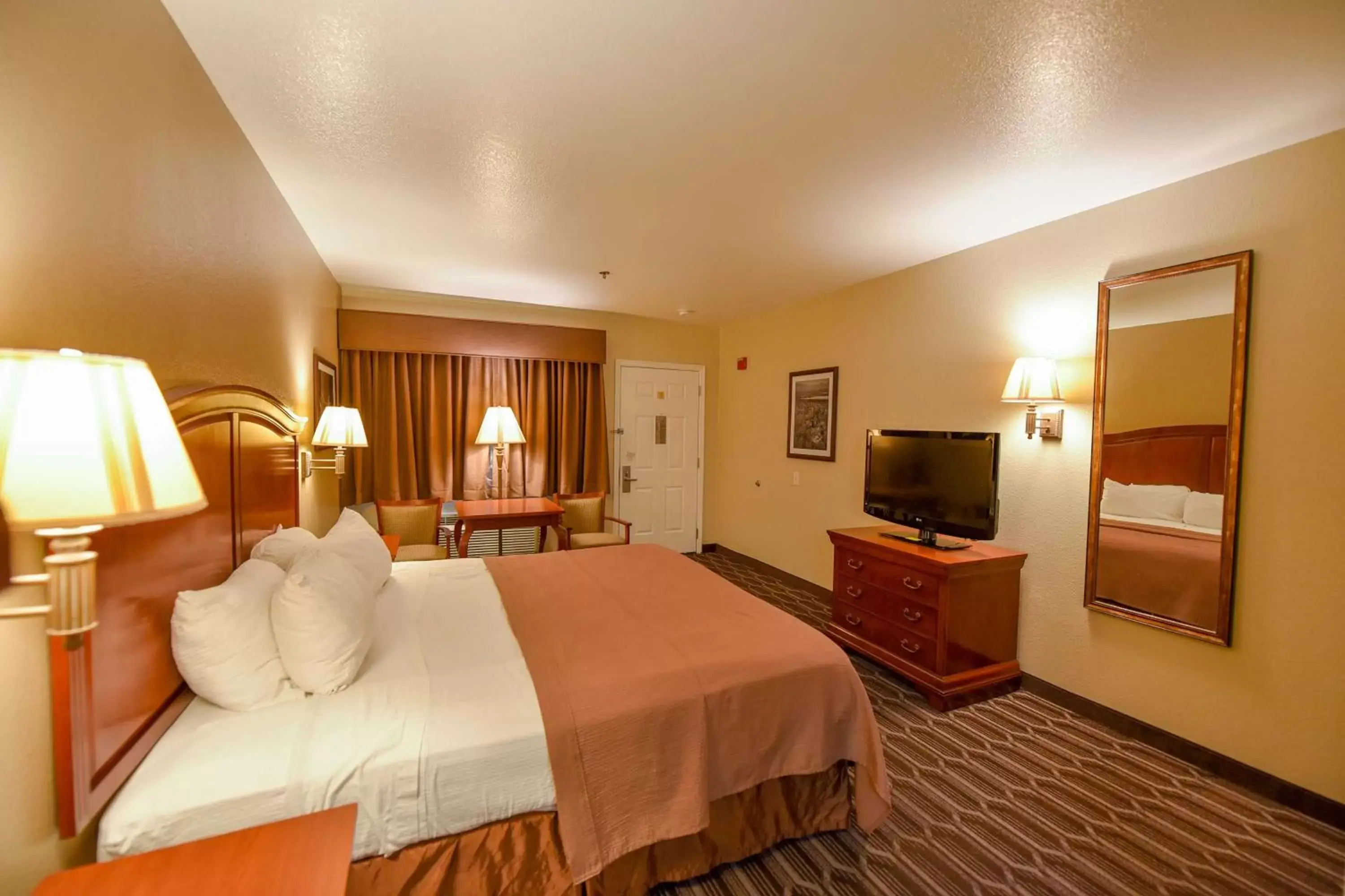 Photo of the whole room in Best Western Inn of Chandler