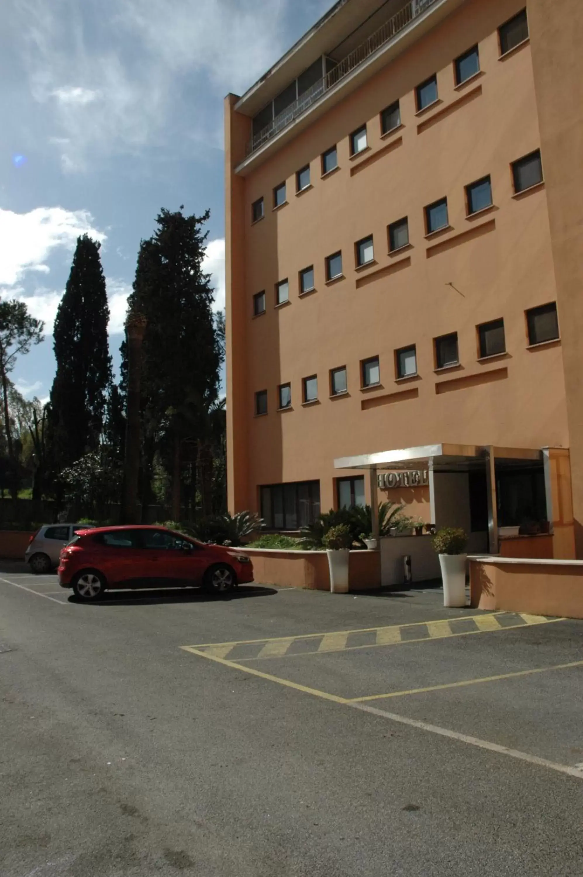 Facade/entrance, Property Building in Garden Area Roma Eur