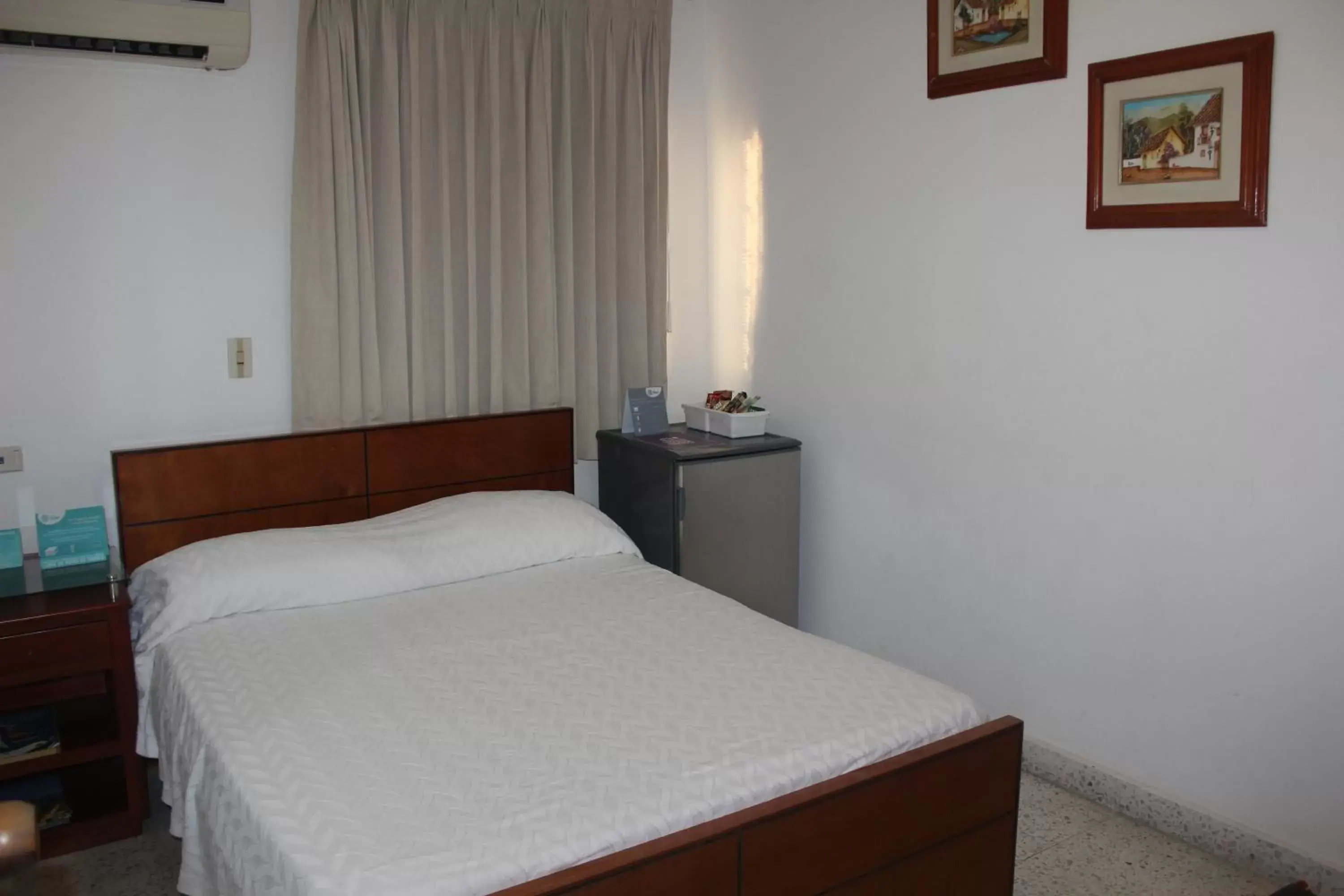 Bedroom, Bed in Hotel Monterrey