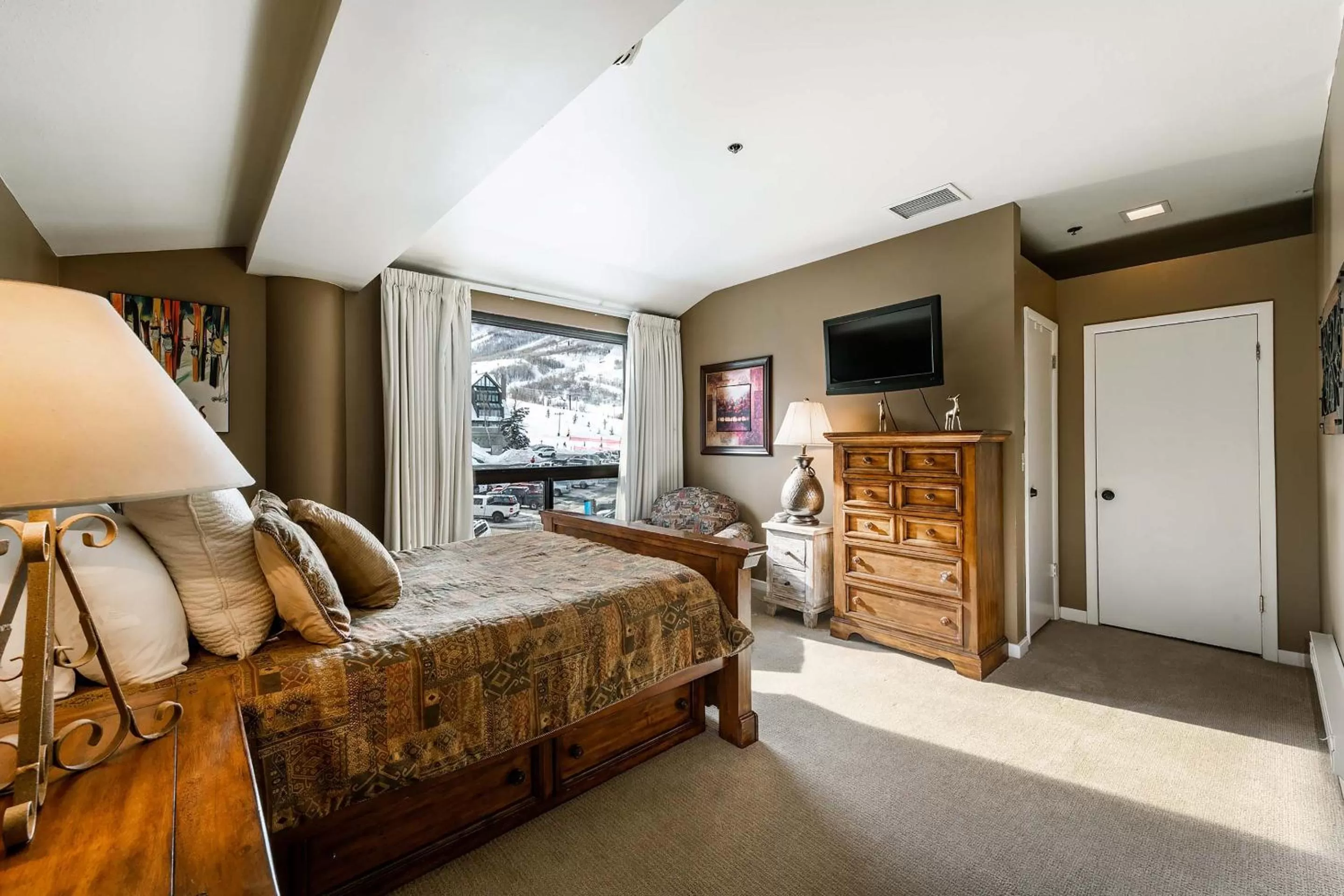 Bedroom, Bed in Silver King by All Seasons Resort Lodging