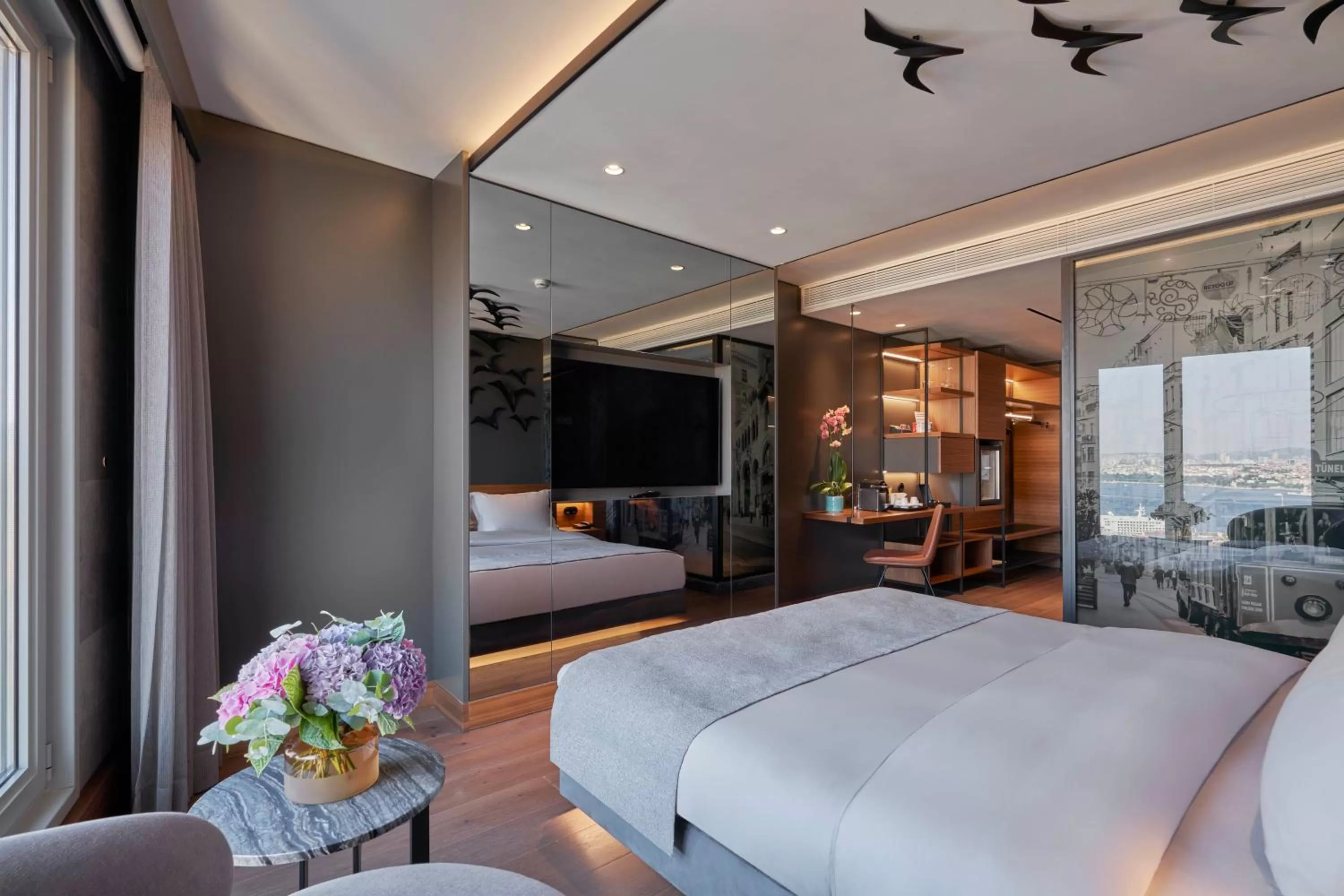 Photo of the whole room, Bed in Richmond Istanbul