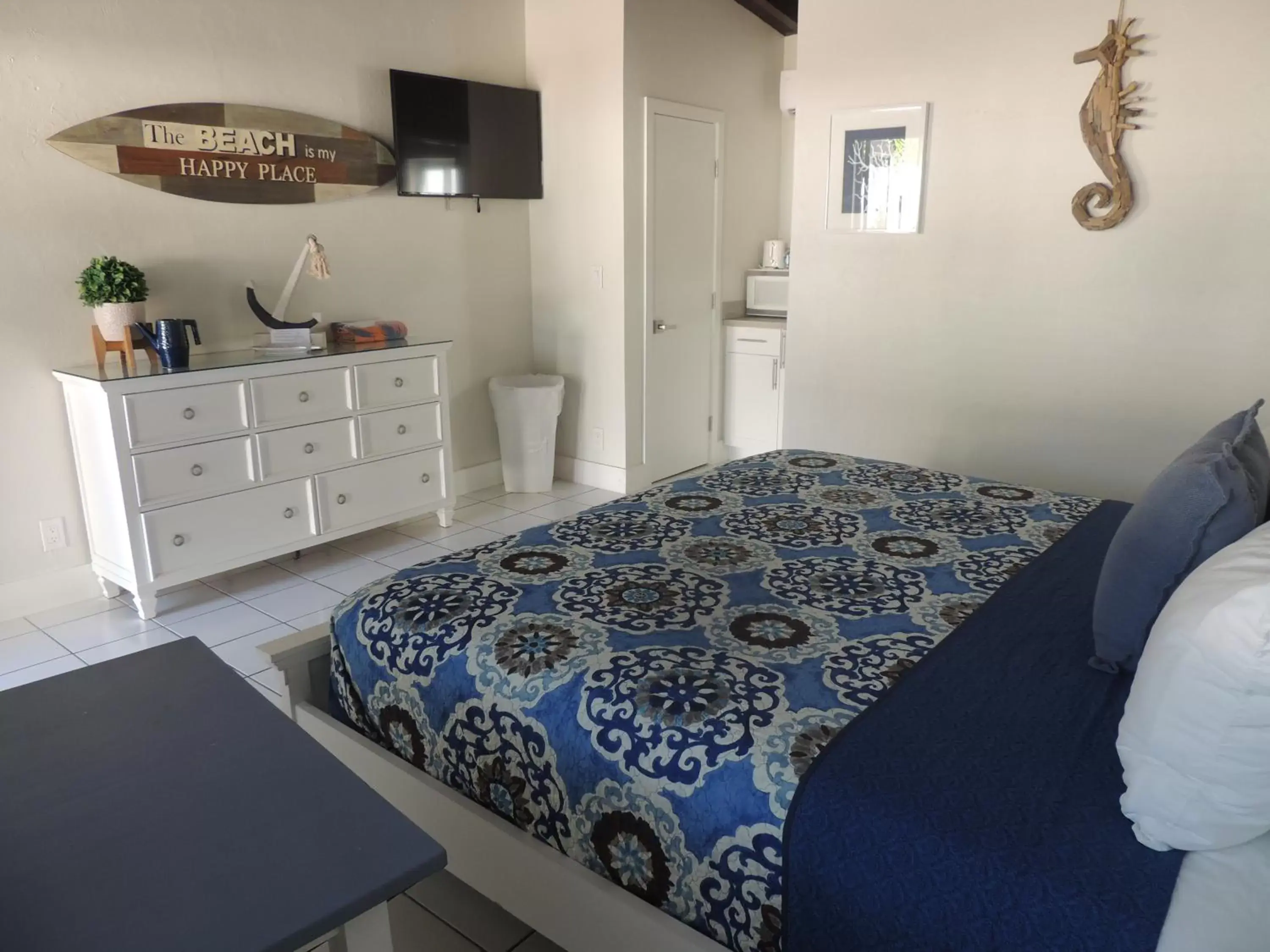 Bedroom, Bed in Sands of Islamorada