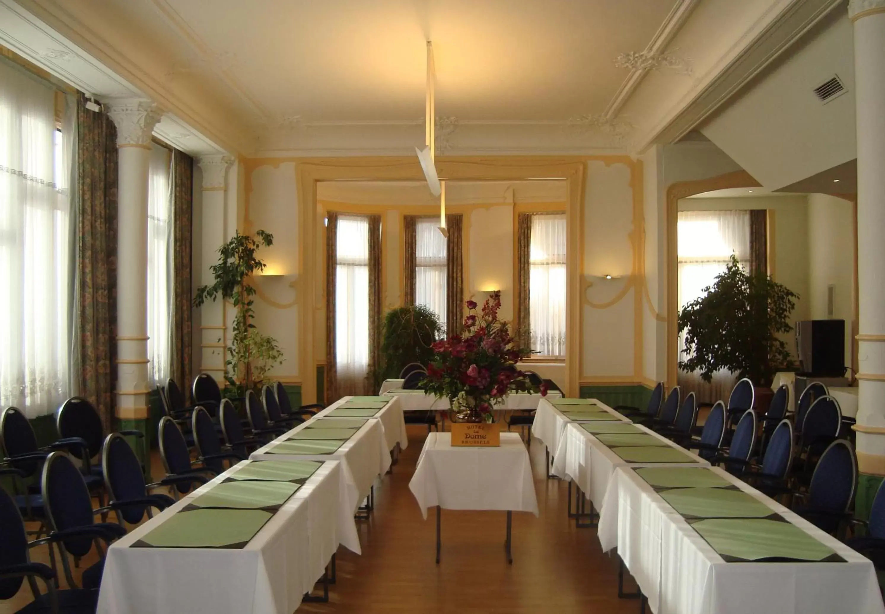 Business facilities in Hotel Le Dome