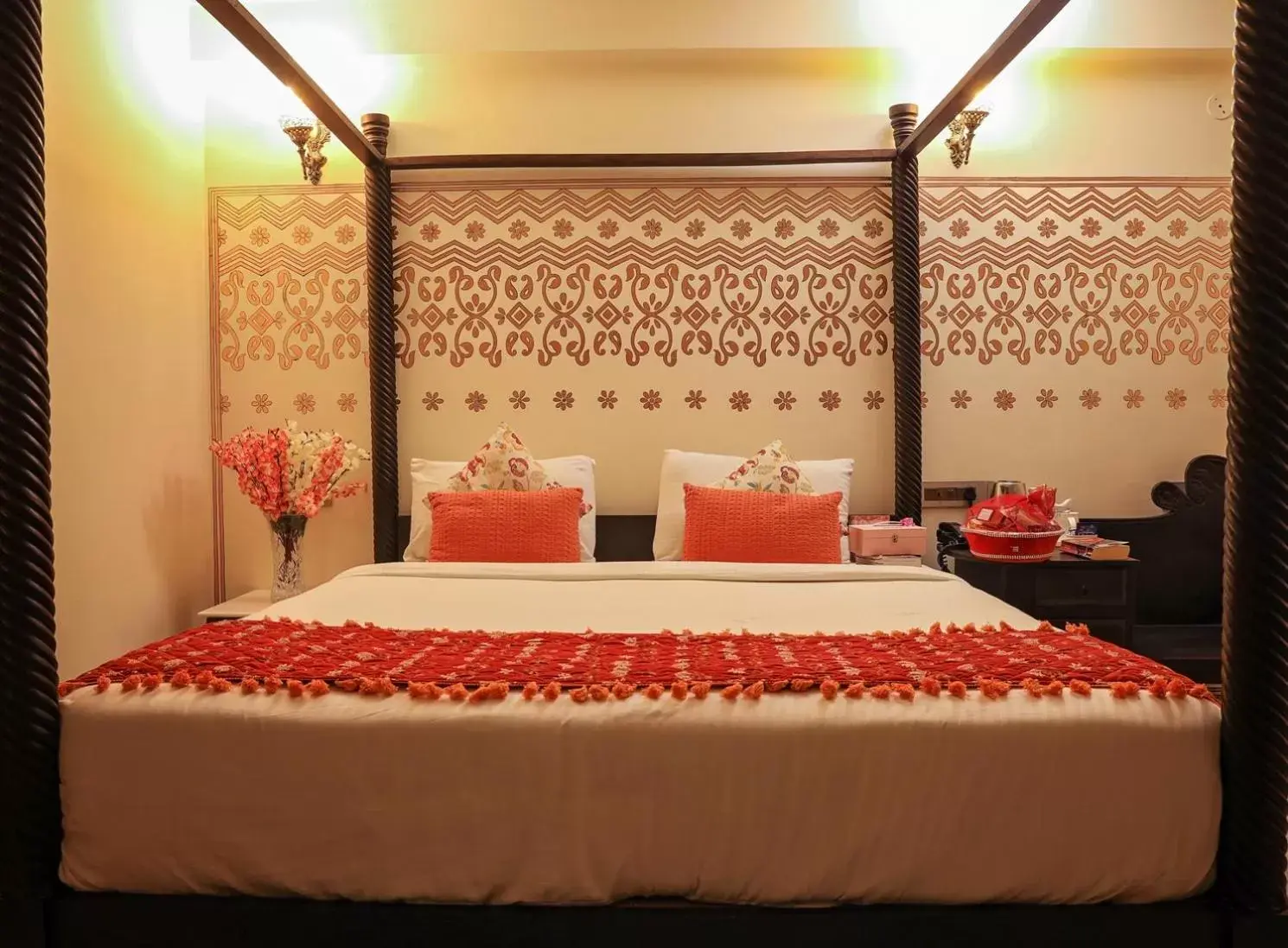 Bed in Laxmi Palace Heritage Boutique Hotel