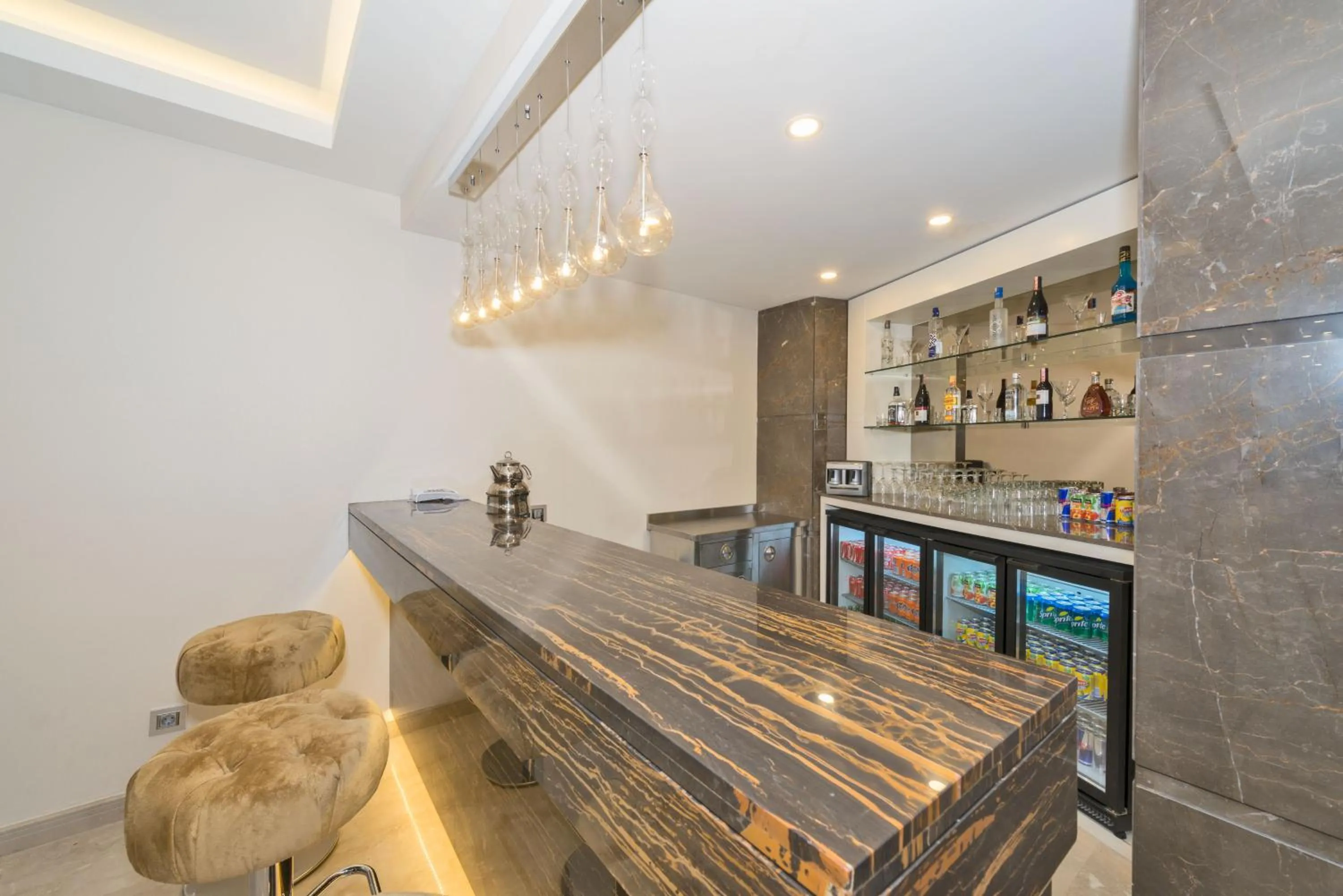 Lounge or bar in Bisetun Hotel