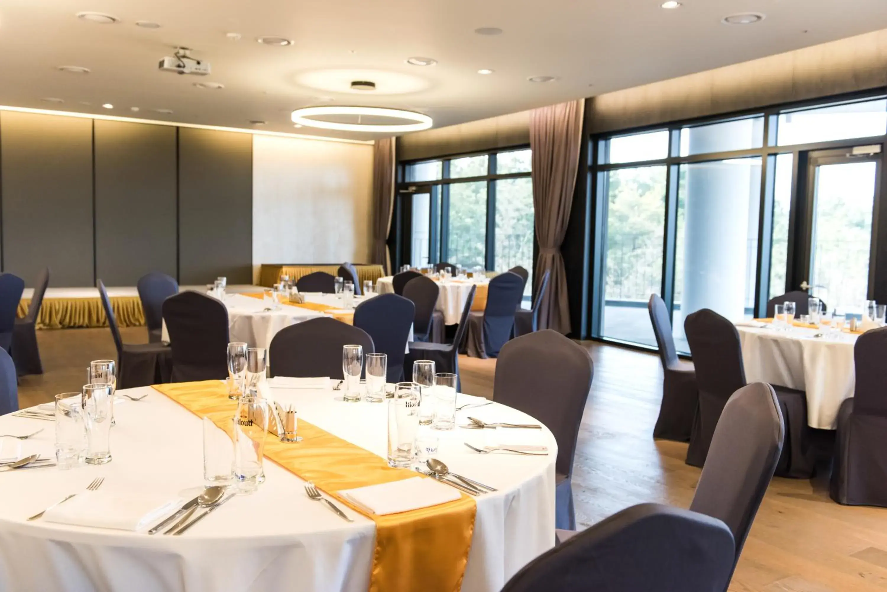 Meeting/conference room, Restaurant/Places to Eat in HOTEL NANTA JEJU