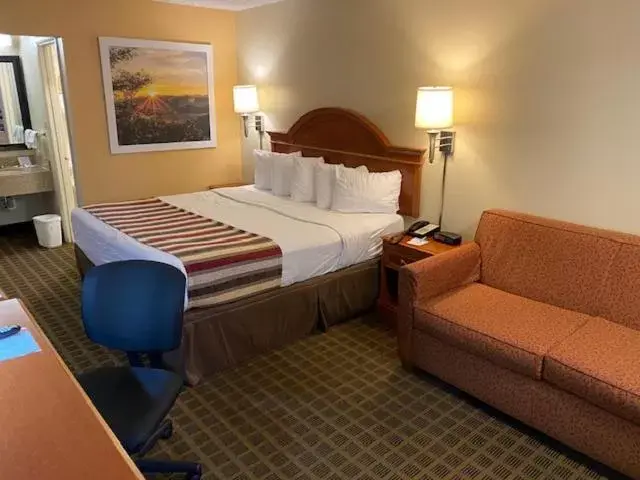 Bed in Days Inn by Wyndham Asheville West