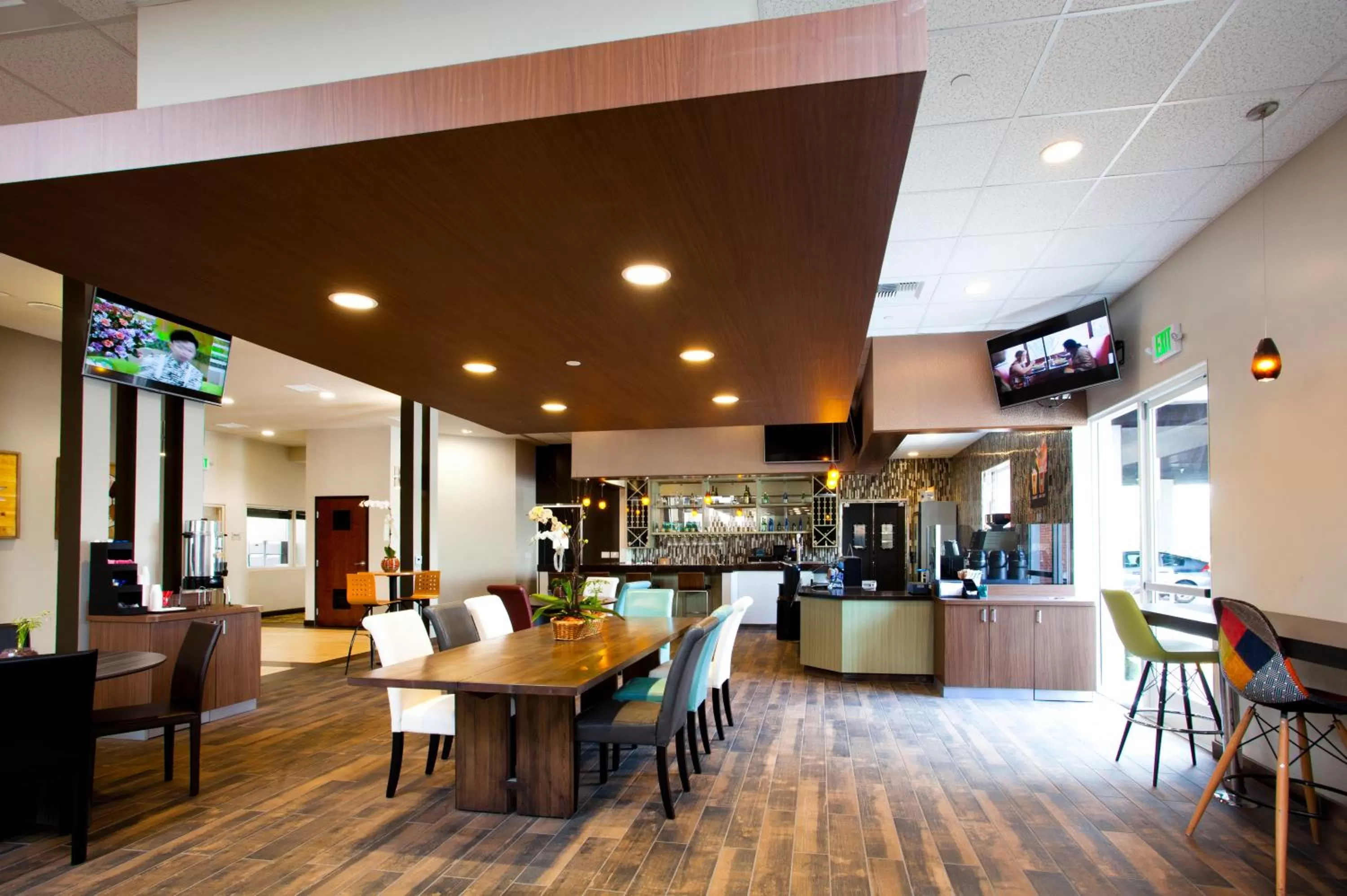 Restaurant/places to eat in Redac Gateway Hotel Torrance