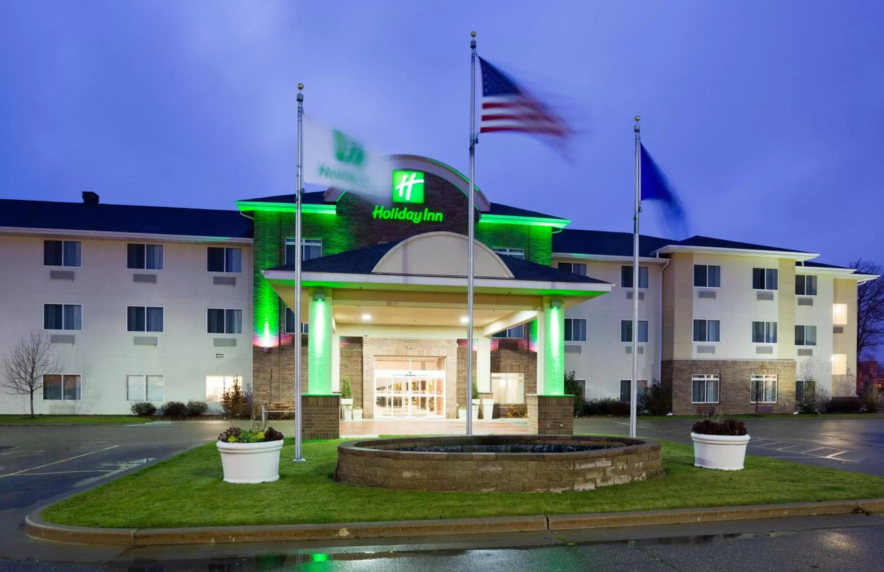 Property Building in Holiday Inn Conference Center Marshfield, an IHG Hotel Property Building in Holiday Inn Conference Center Marshfield, an IHG Hotel
