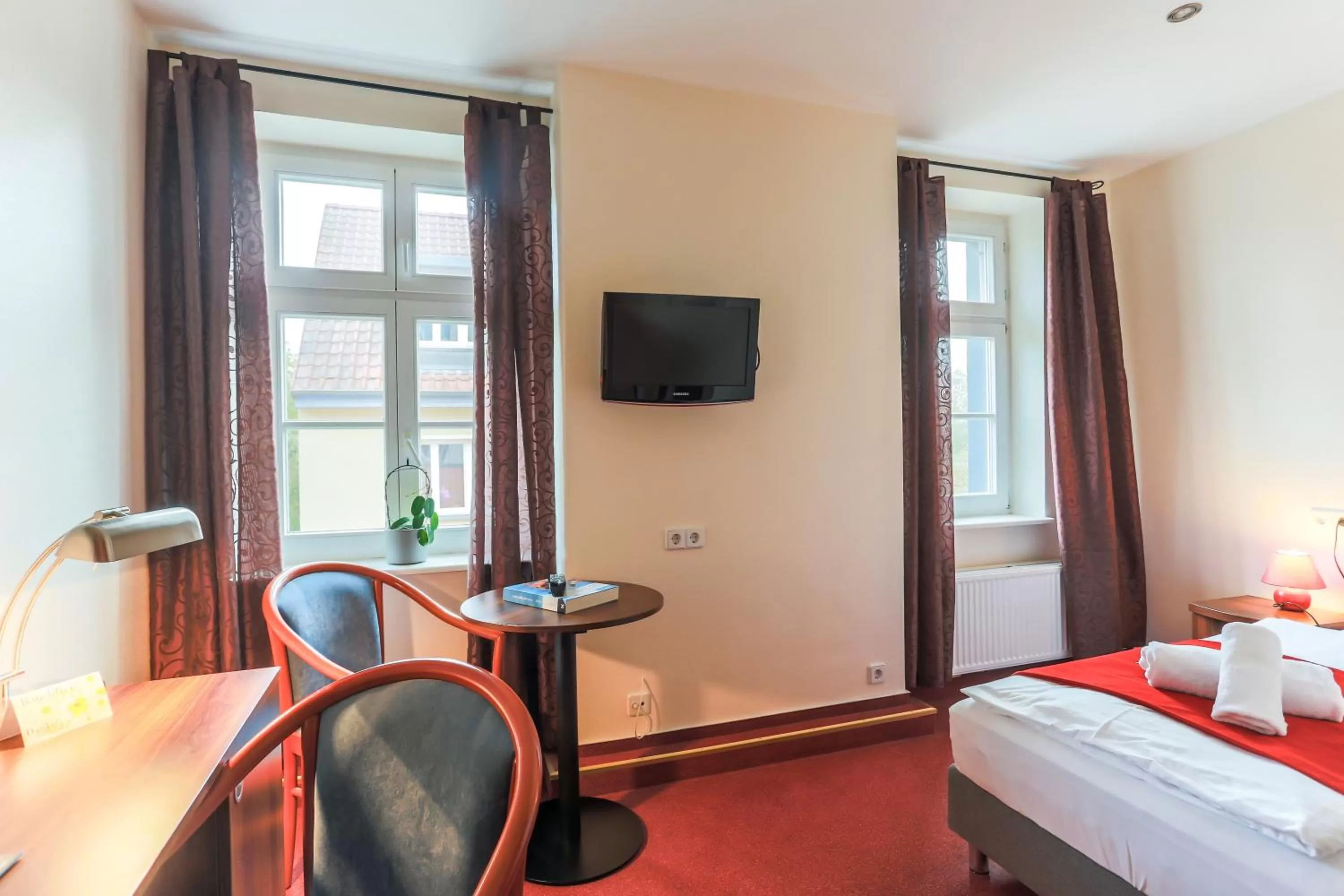 Photo of the whole room, Bed in Hotel Zur Alten Oder- Frankfurt-Oder